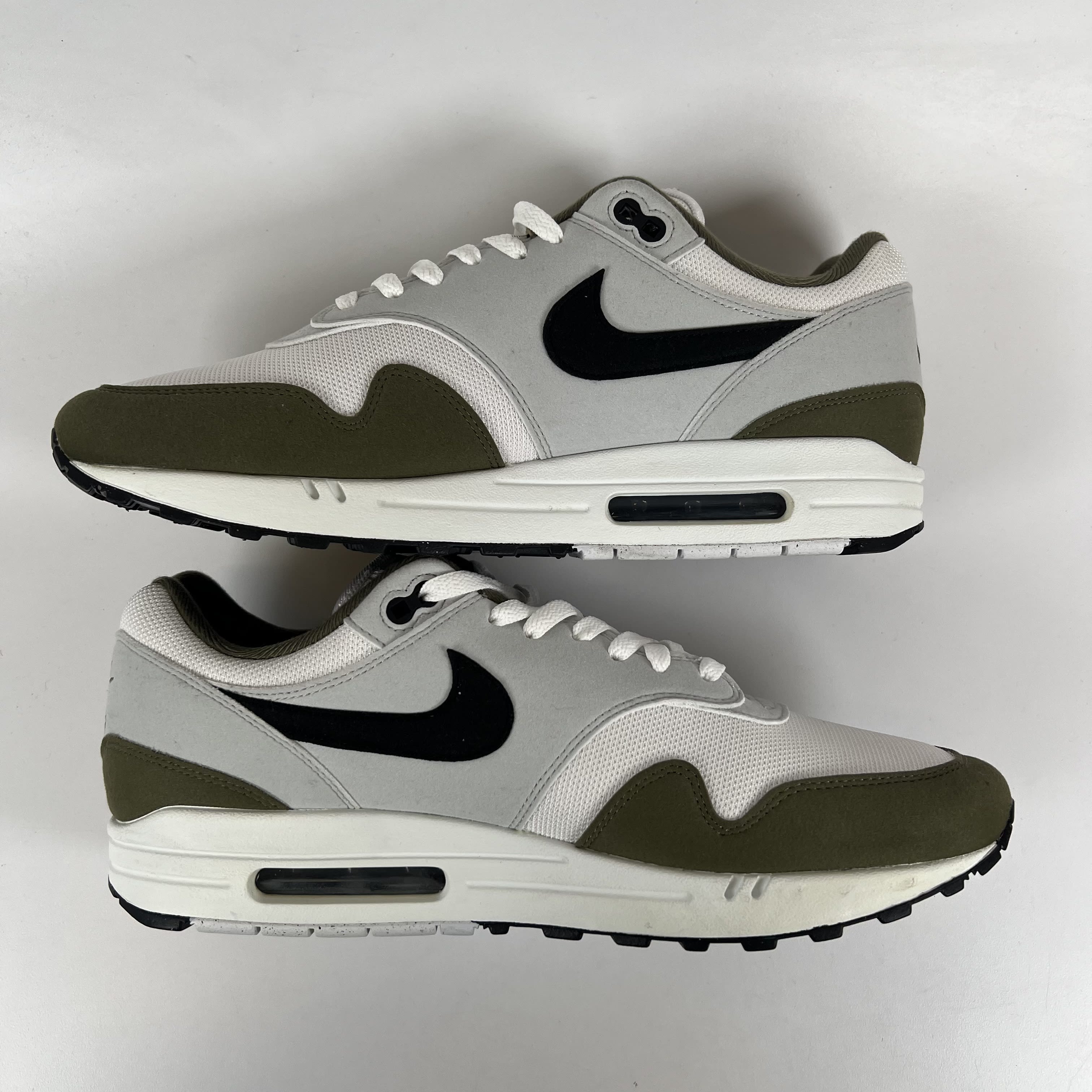 SP7842 Nike Air Max 1 White Black Medium Olive