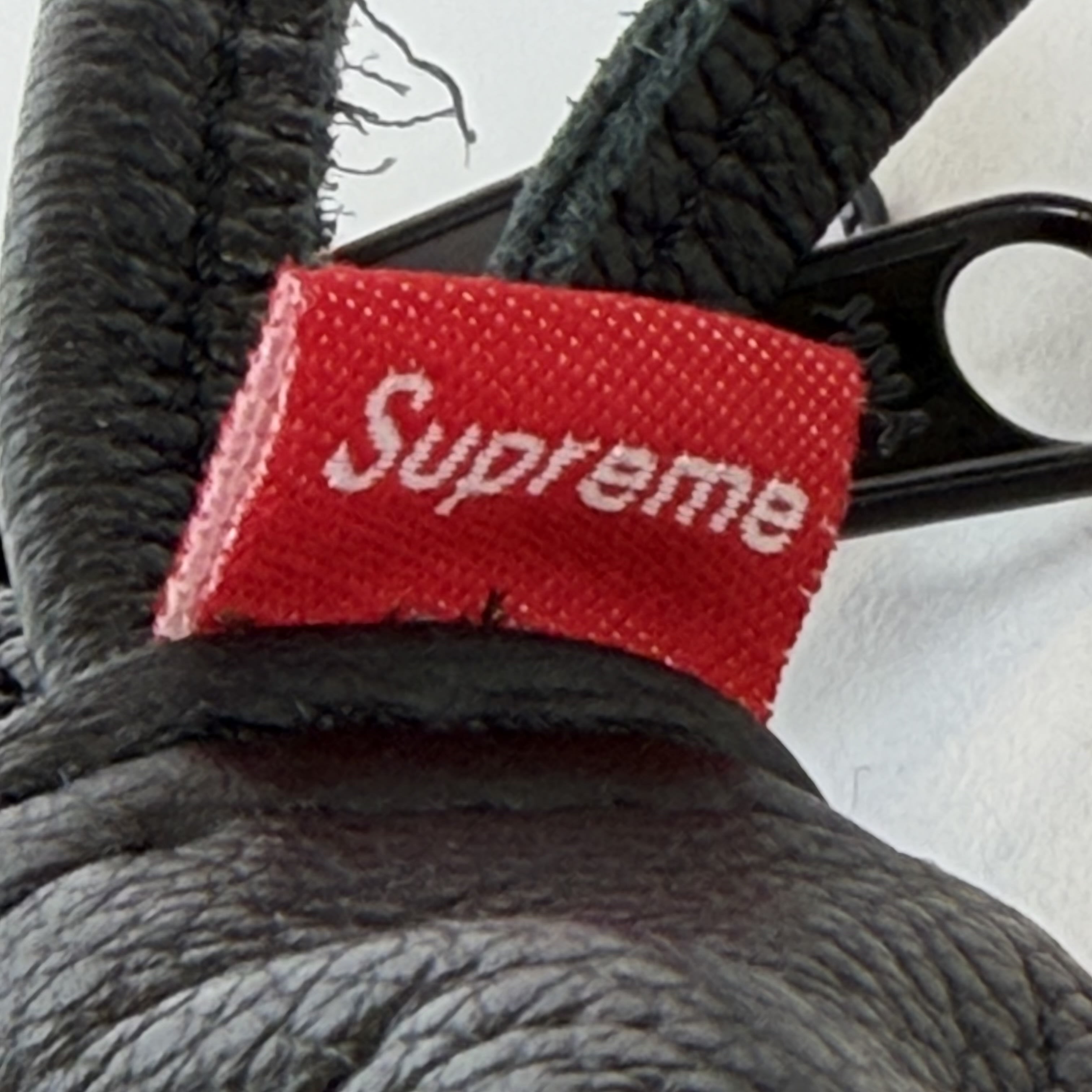 275792 Supreme Vanson Leather Wristbag 'Black'