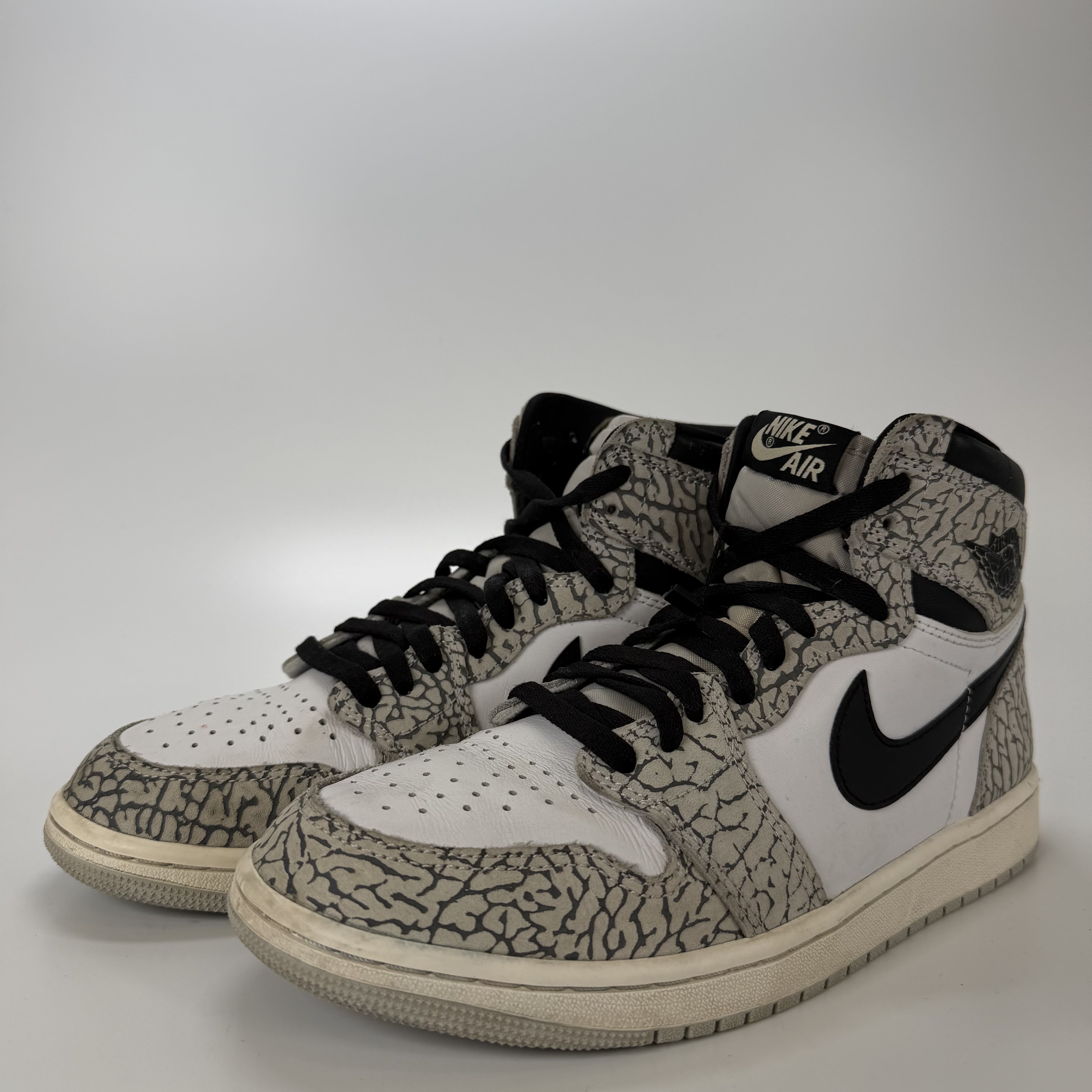 520391 Jordan 1 Retro High OG White Cement