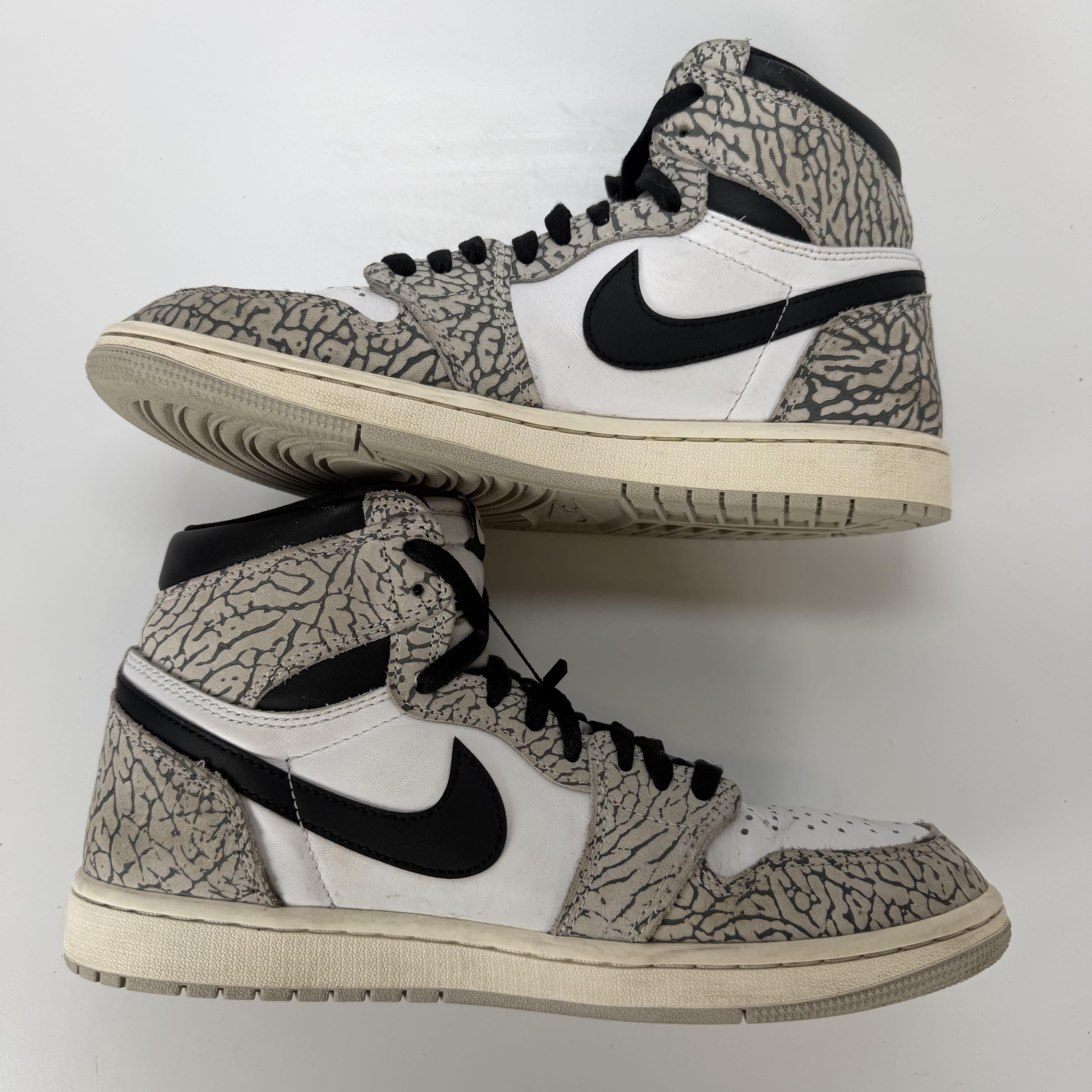 520391 Jordan 1 Retro High OG White Cement