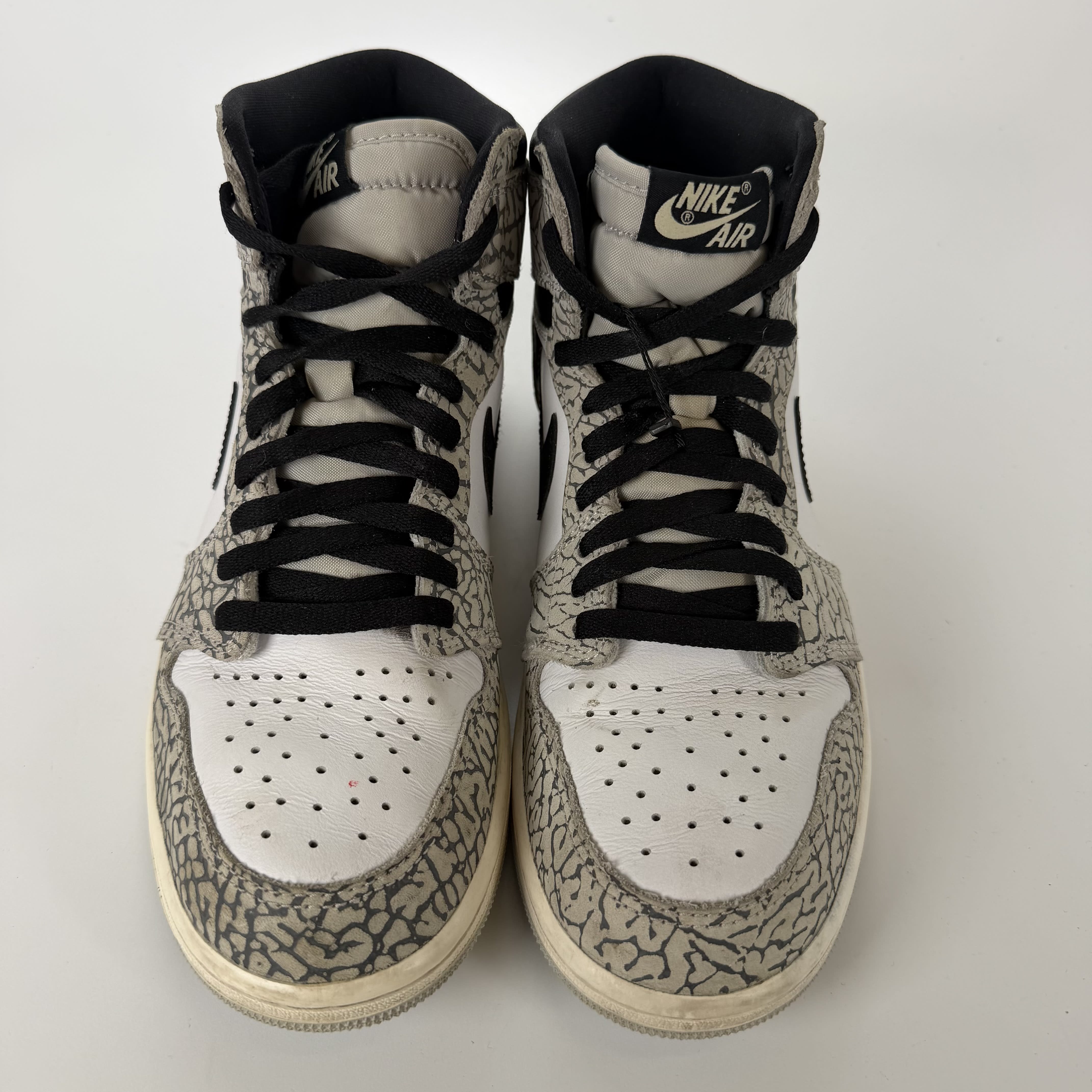 520391 Jordan 1 Retro High OG White Cement