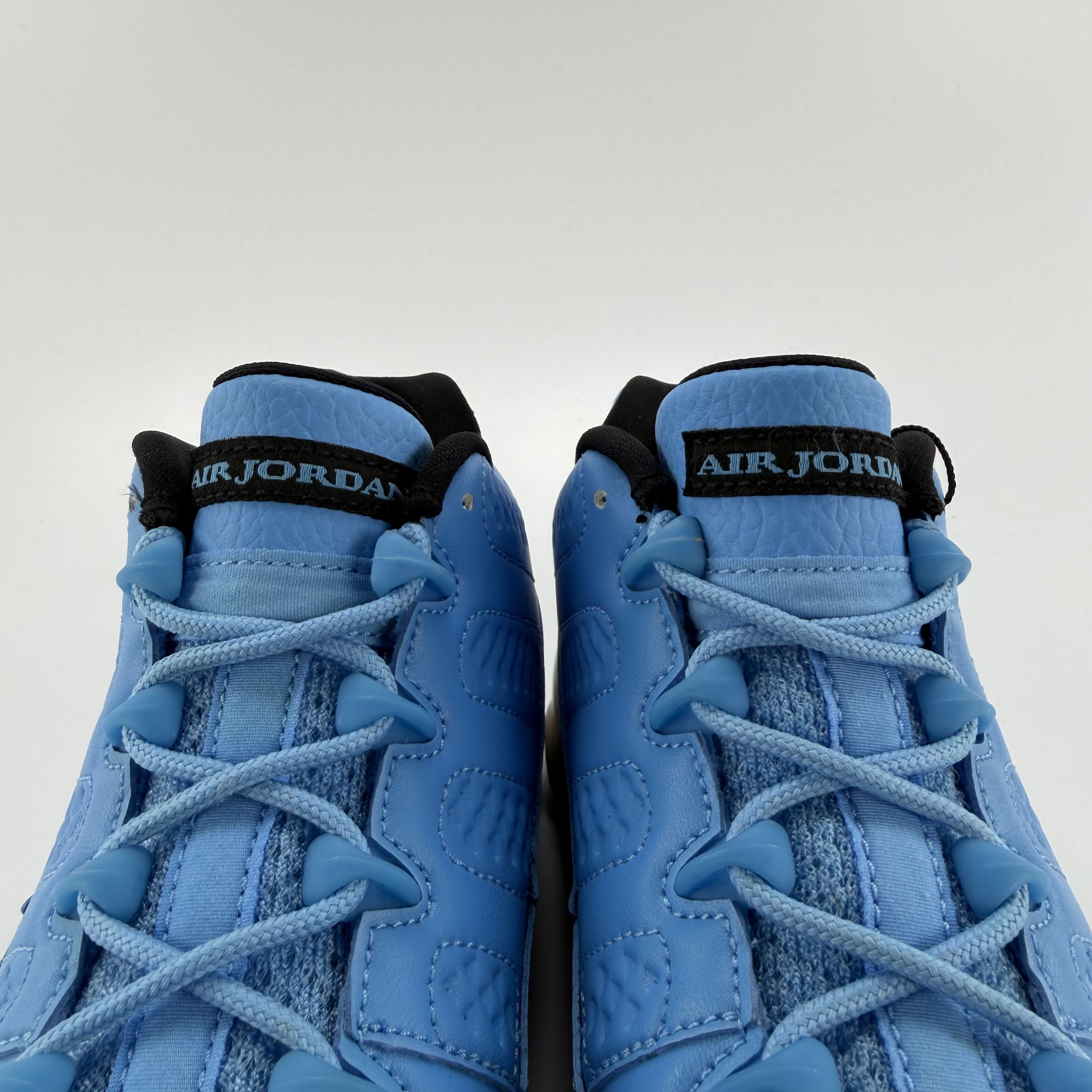 447005 Jordan 9 Retro Low Pantone (GS)