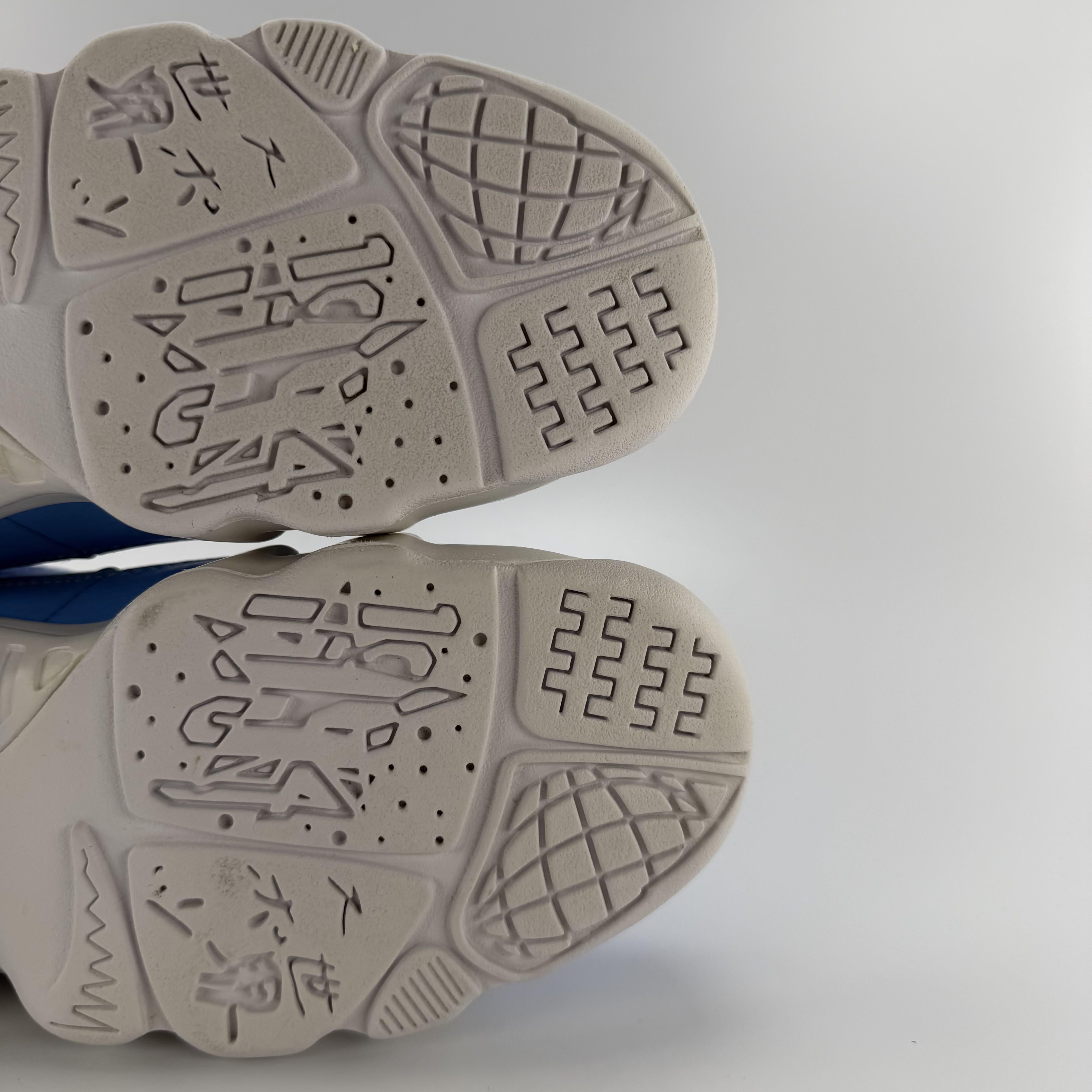 447005 Jordan 9 Retro Low Pantone (GS)