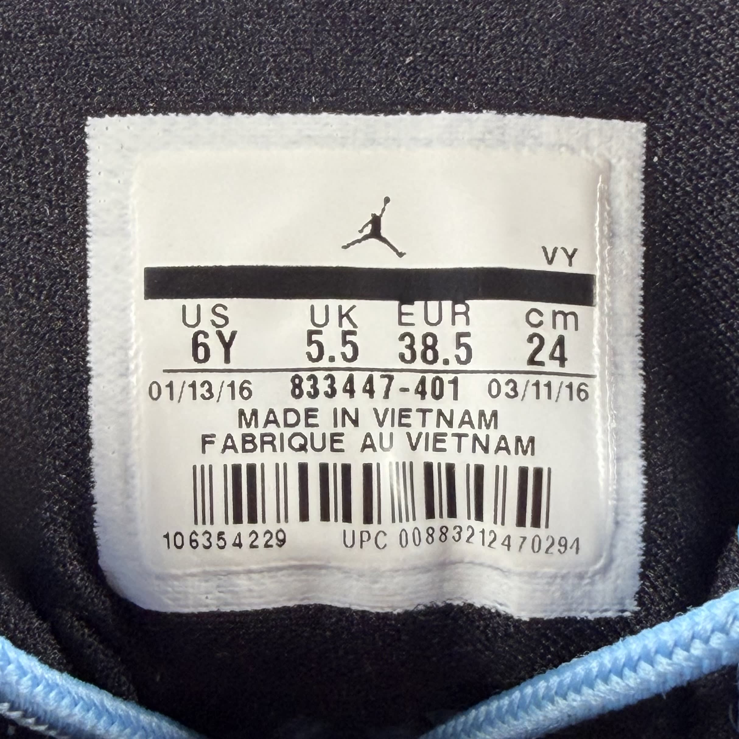 447005 Jordan 9 Retro Low Pantone (GS)