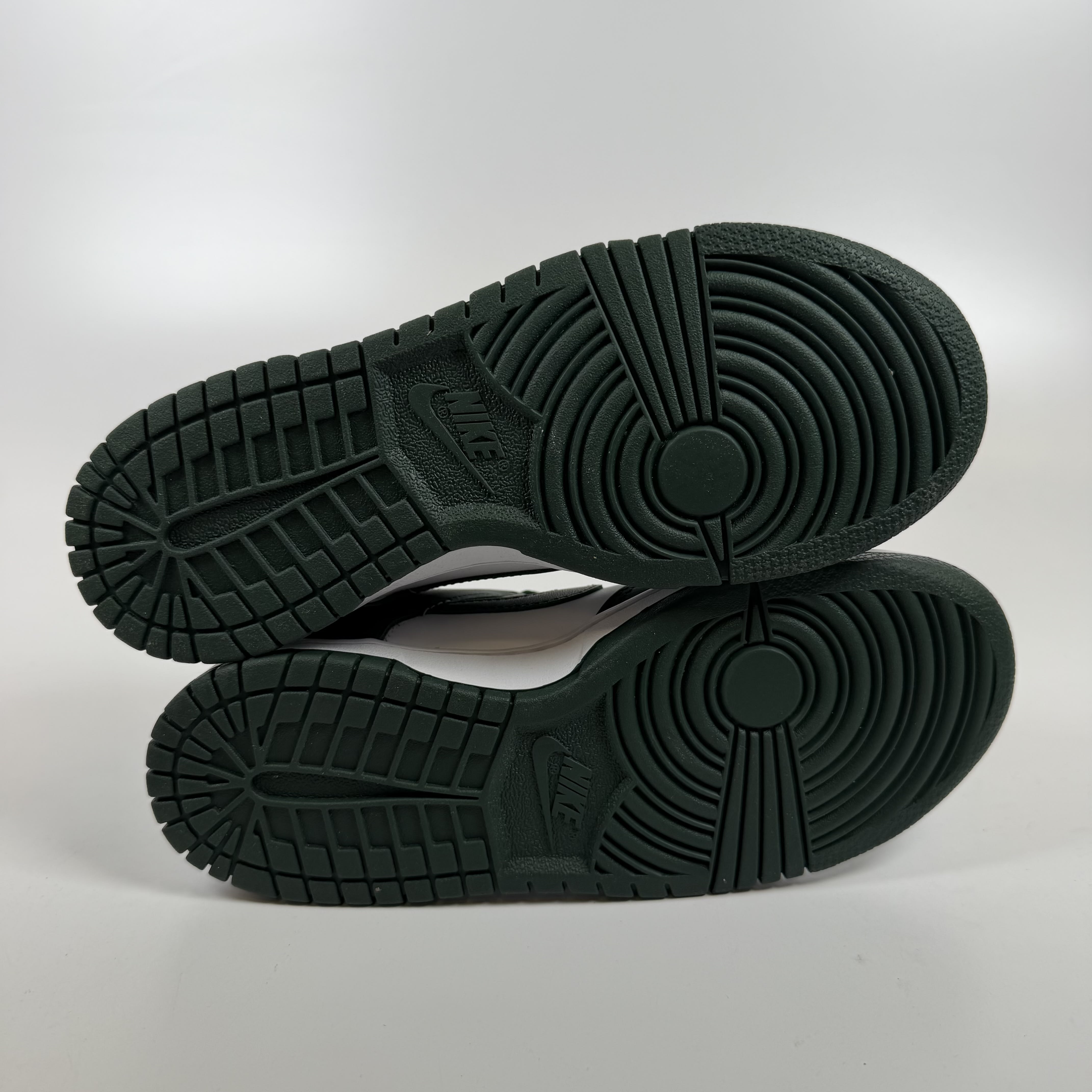 571312 Nike Dunk Low Michigan State (GS)