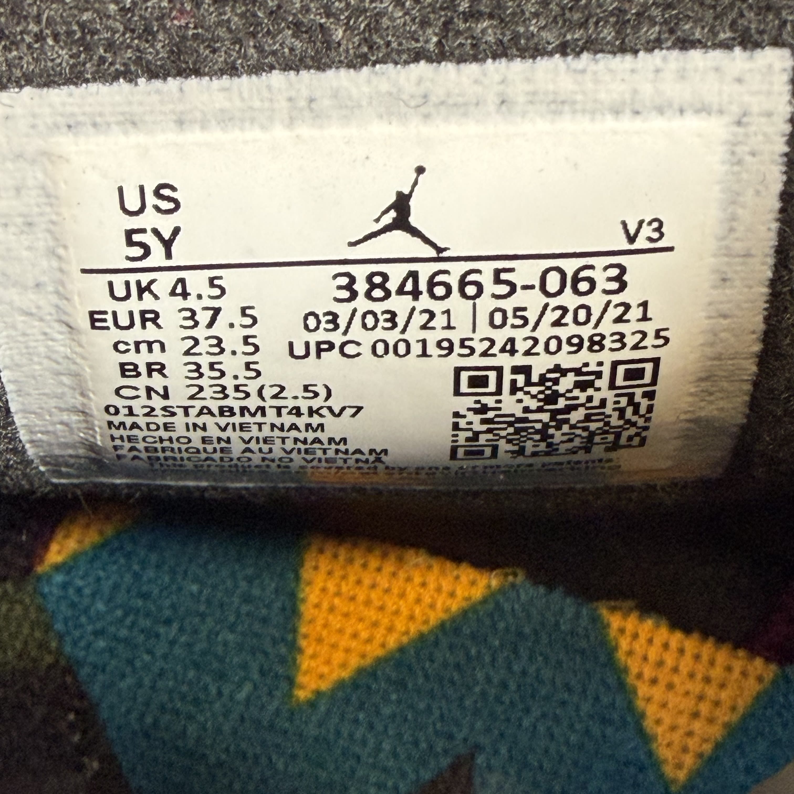 340506 Jordan 6 Retro Bordeaux (GS)