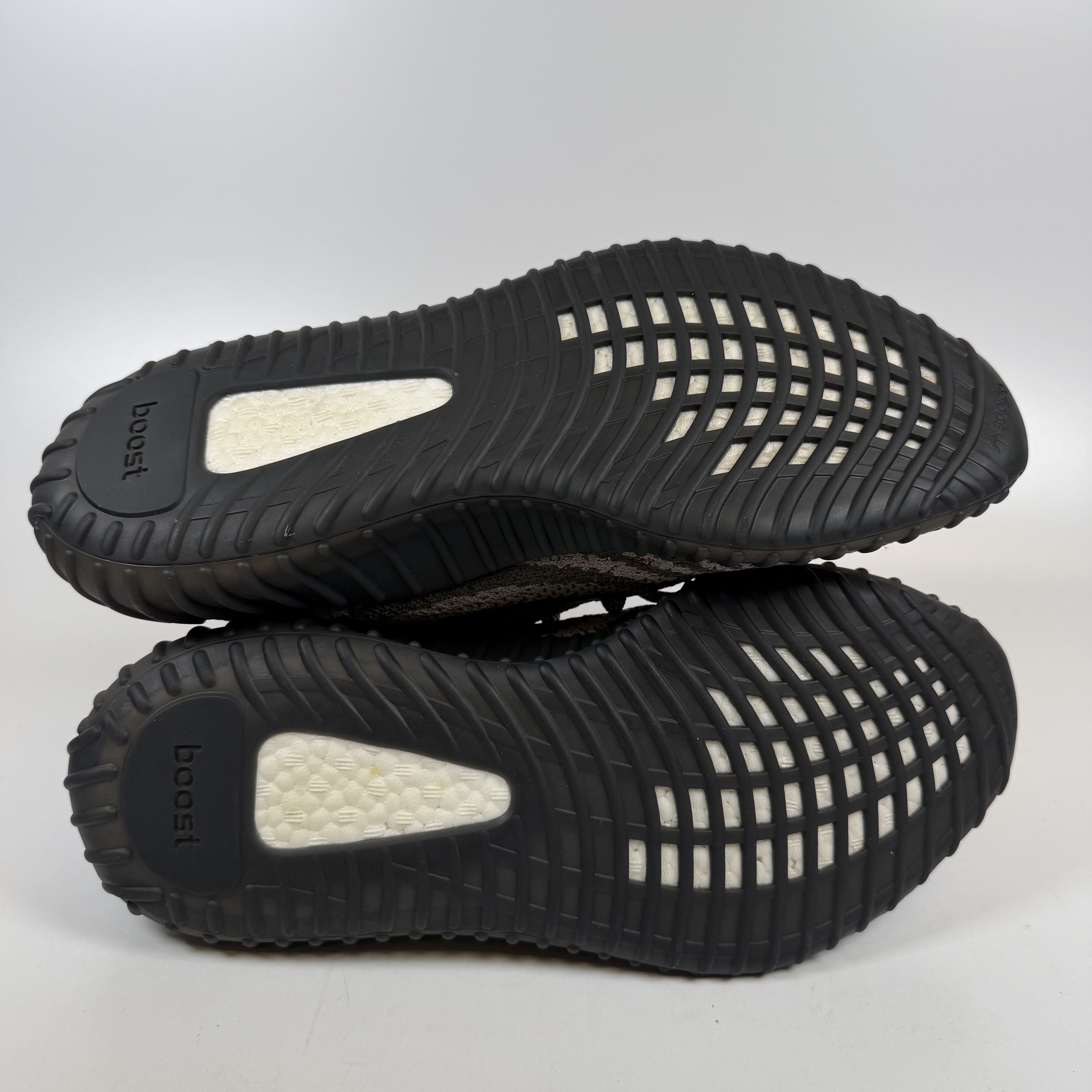 SP11102 adidas Yeezy Boost 350 V2 Carbon Beluga