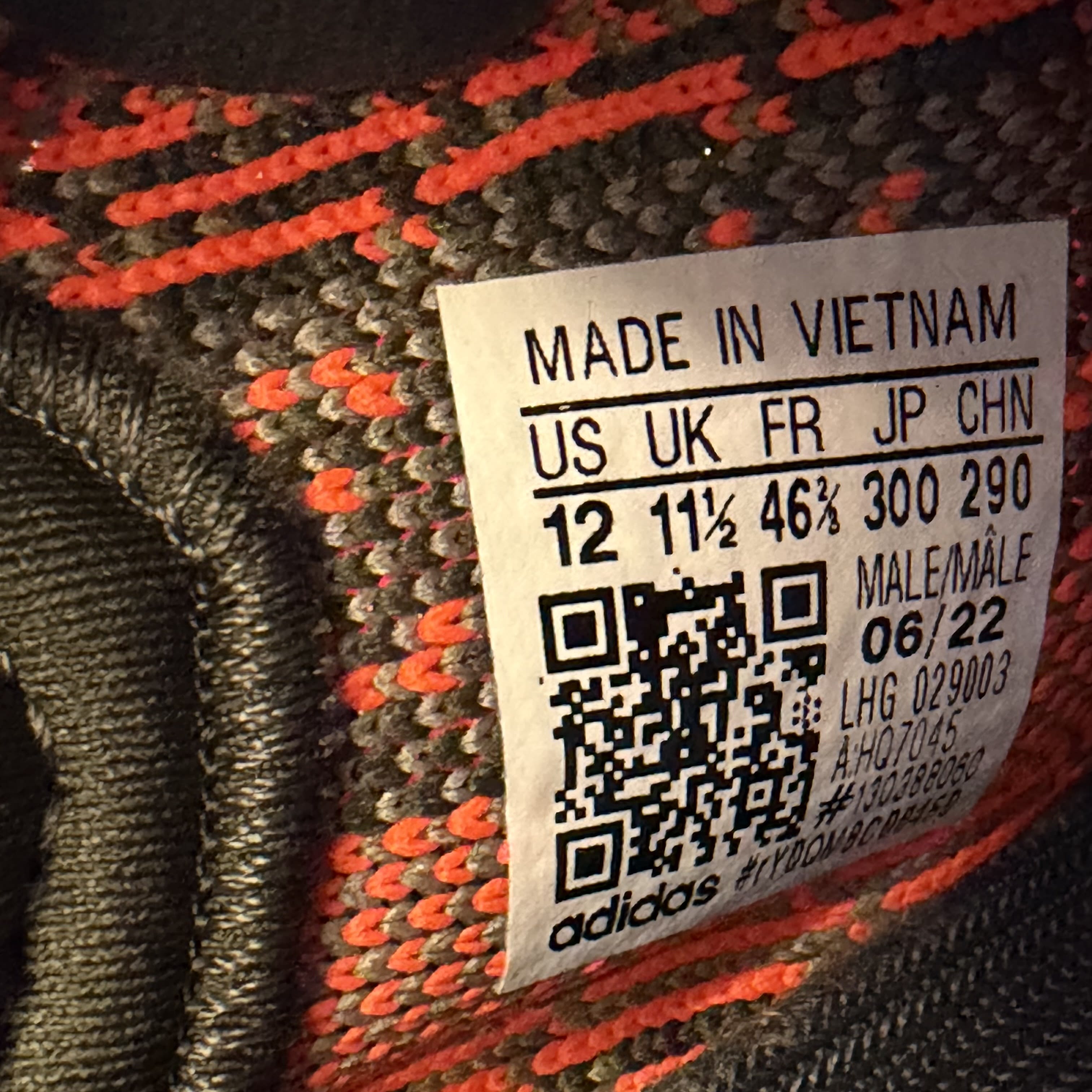 SP11102 adidas Yeezy Boost 350 V2 Carbon Beluga
