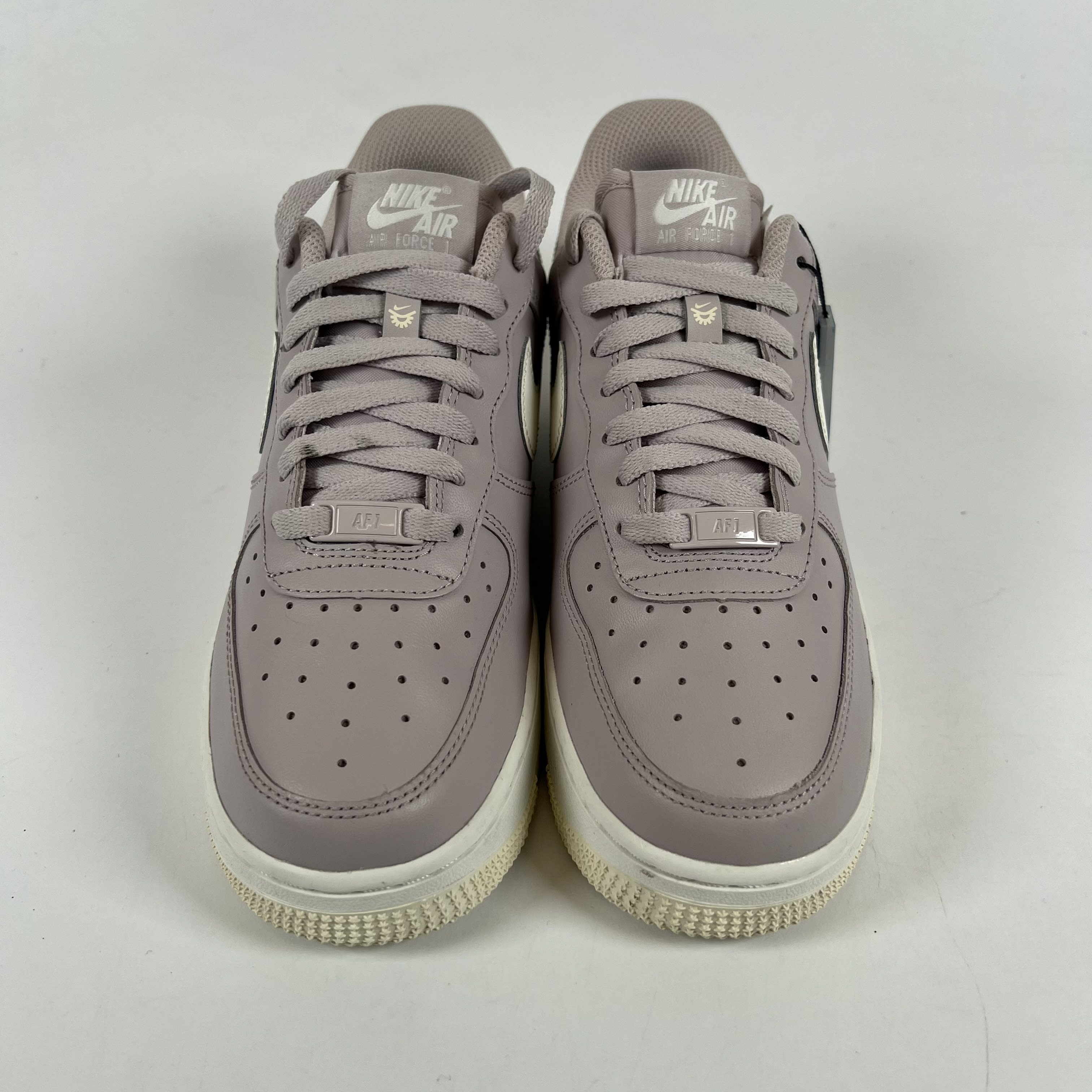 SP7140 Nike Wmns Air Force 1 '07 EasyOn 'Platinum Violet'