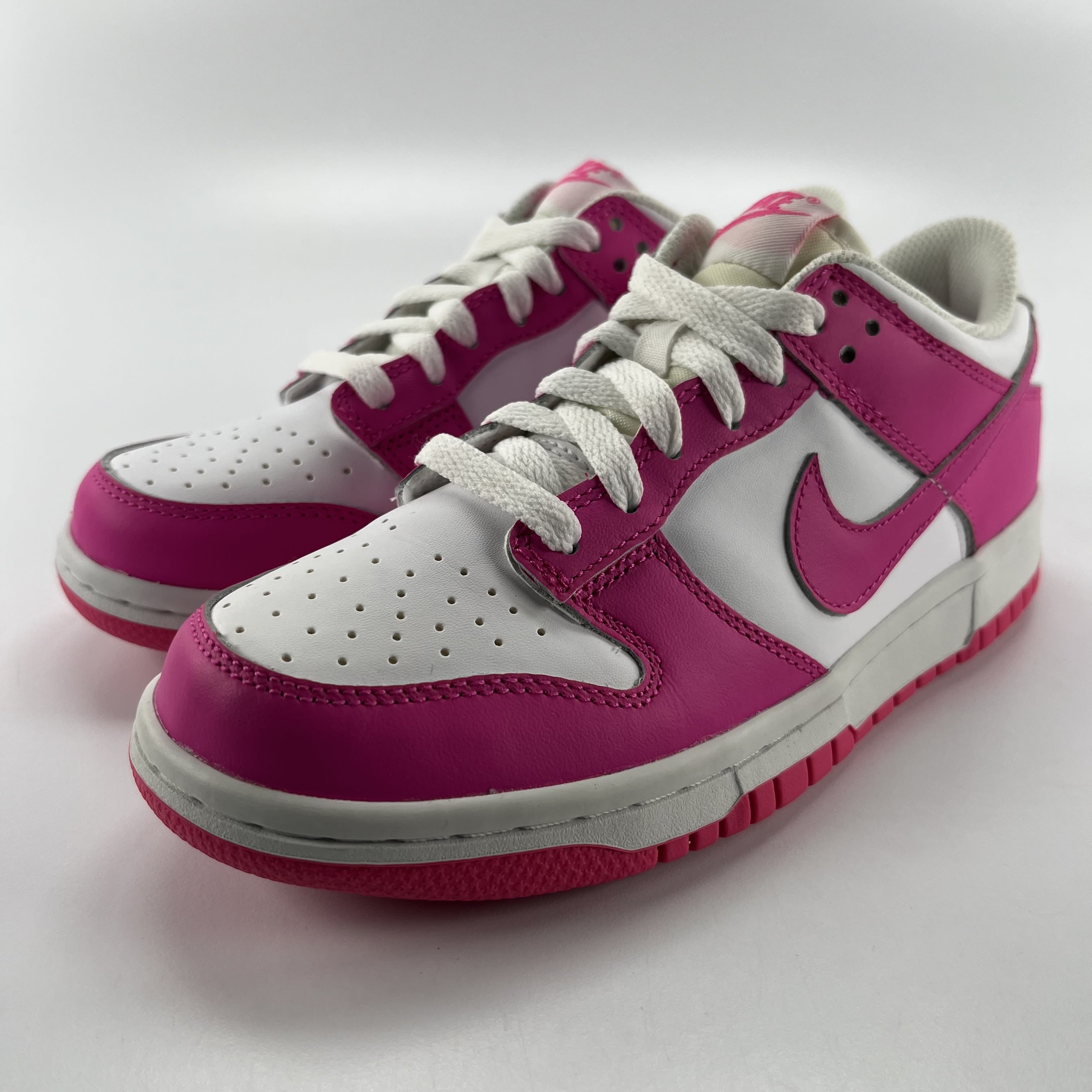 269374 Nike Dunk Low Laser Fuchsia (GS)