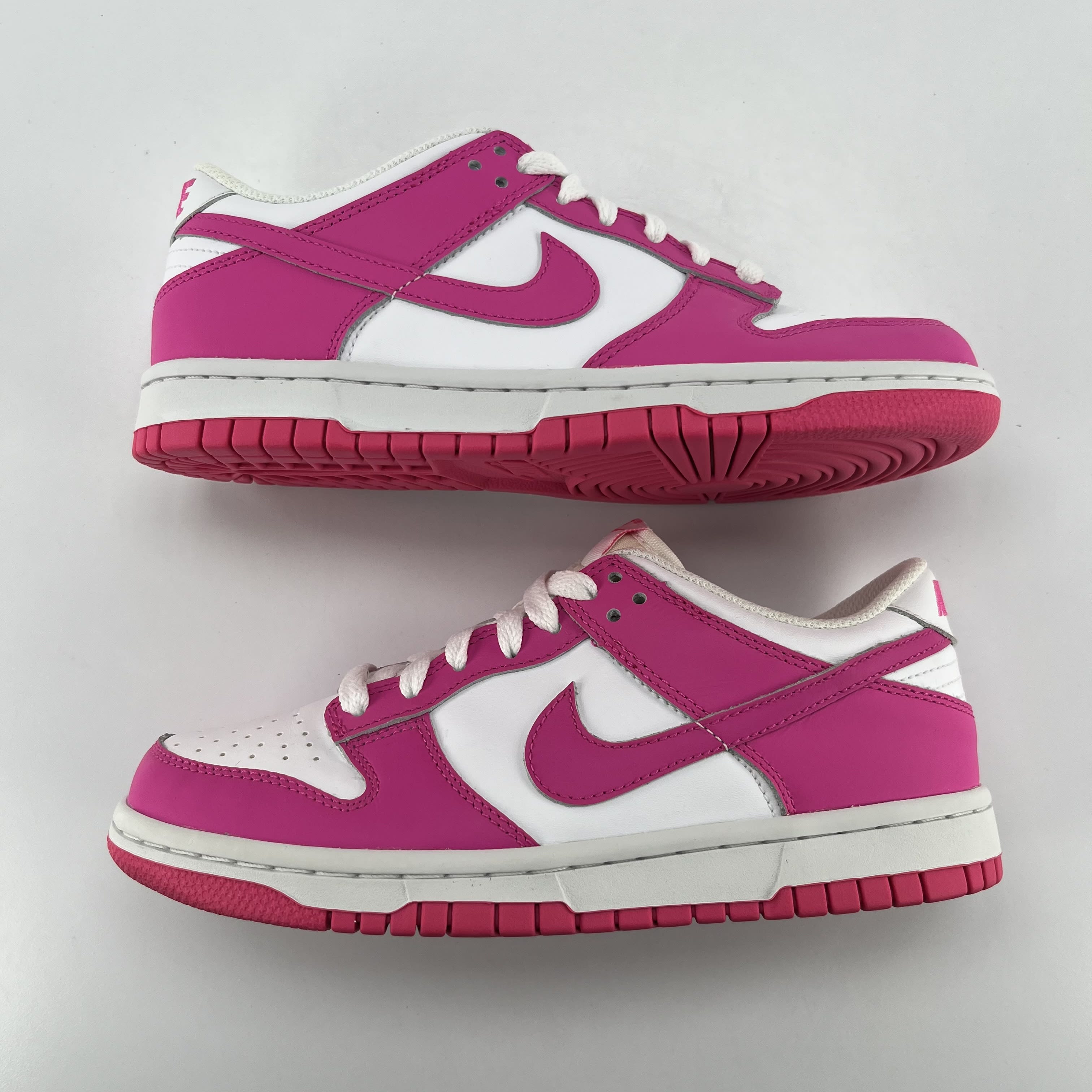 269374 Nike Dunk Low Laser Fuchsia (GS)