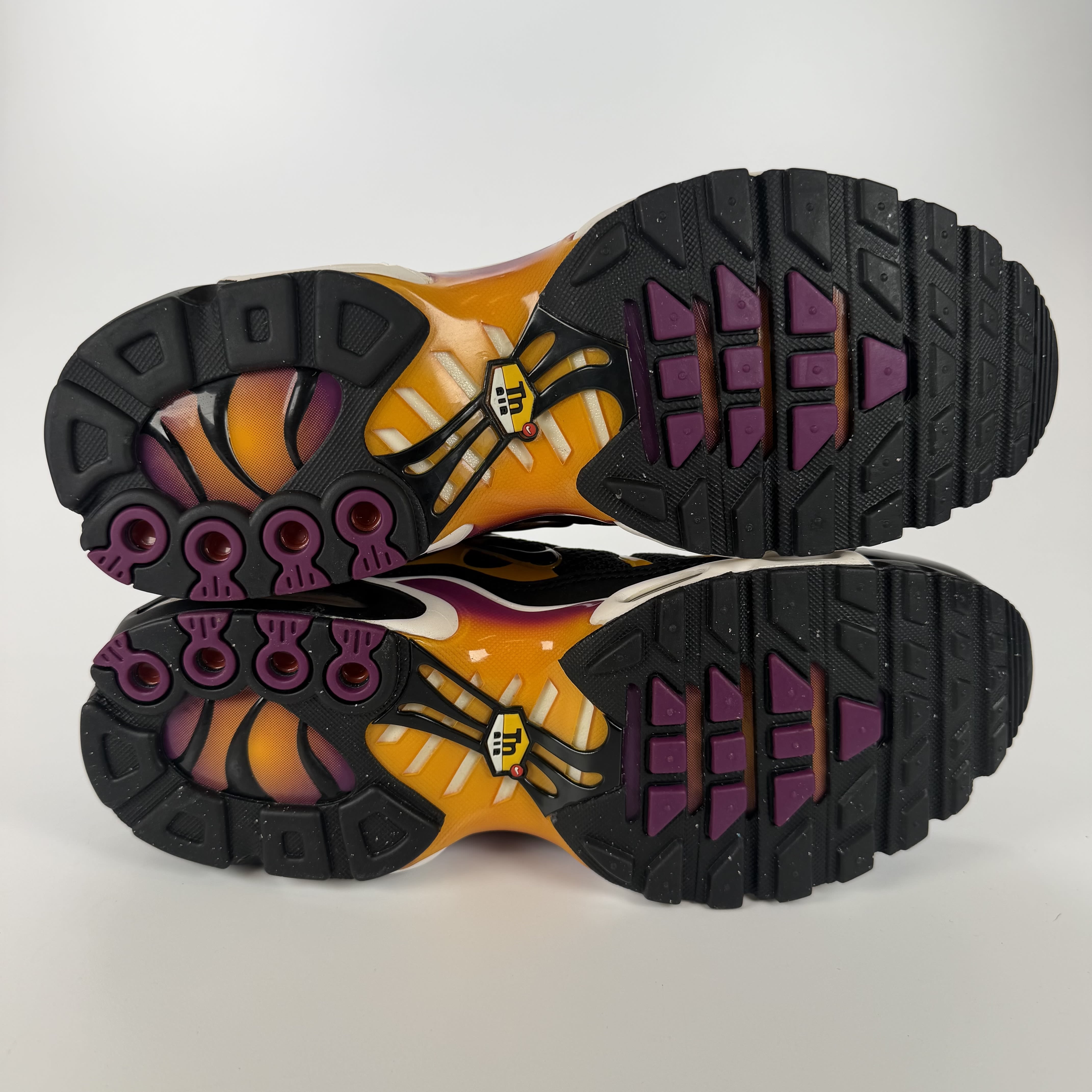 SP6340 Nike Air Max Plus University Gold Viotech Purple