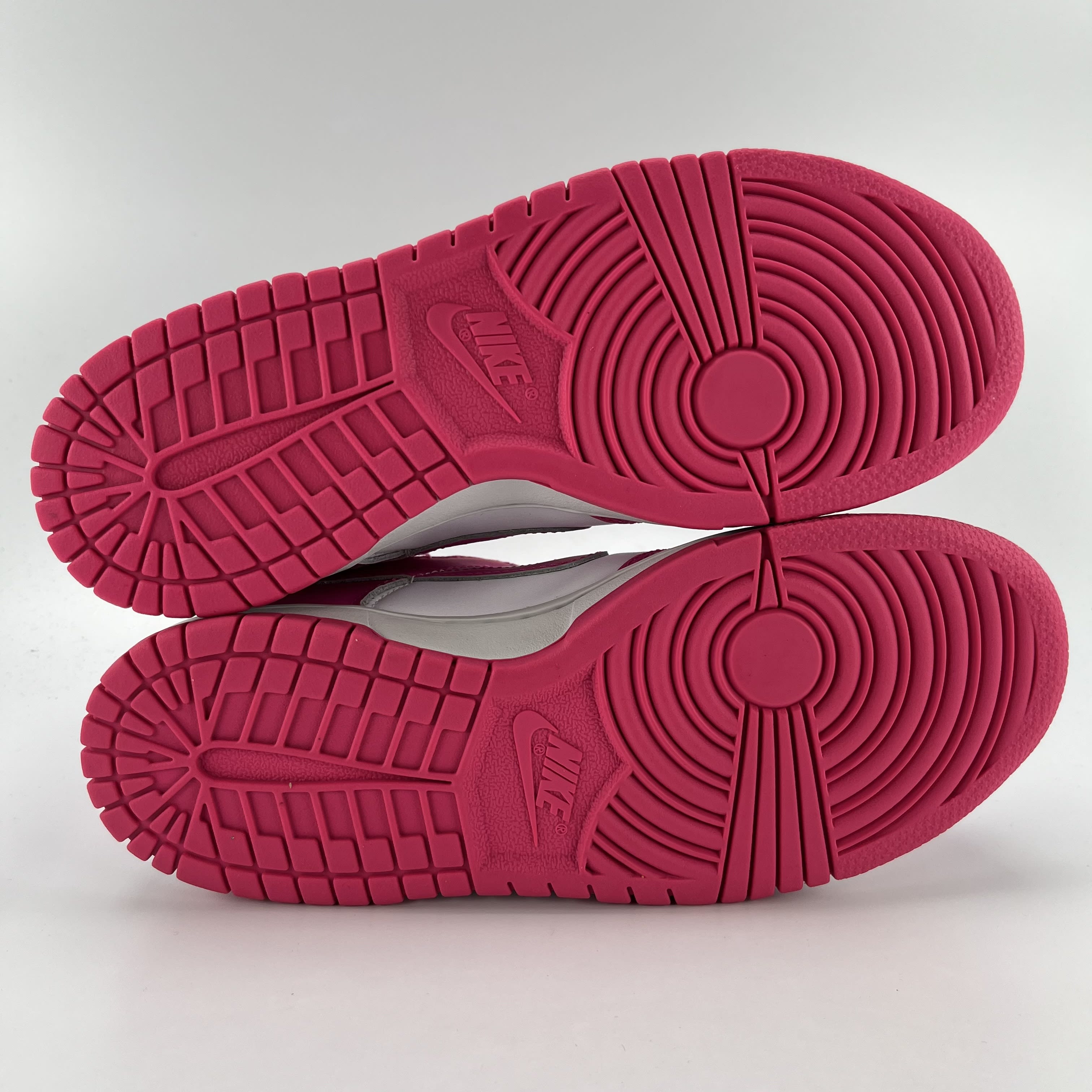269374 Nike Dunk Low Laser Fuchsia (GS)