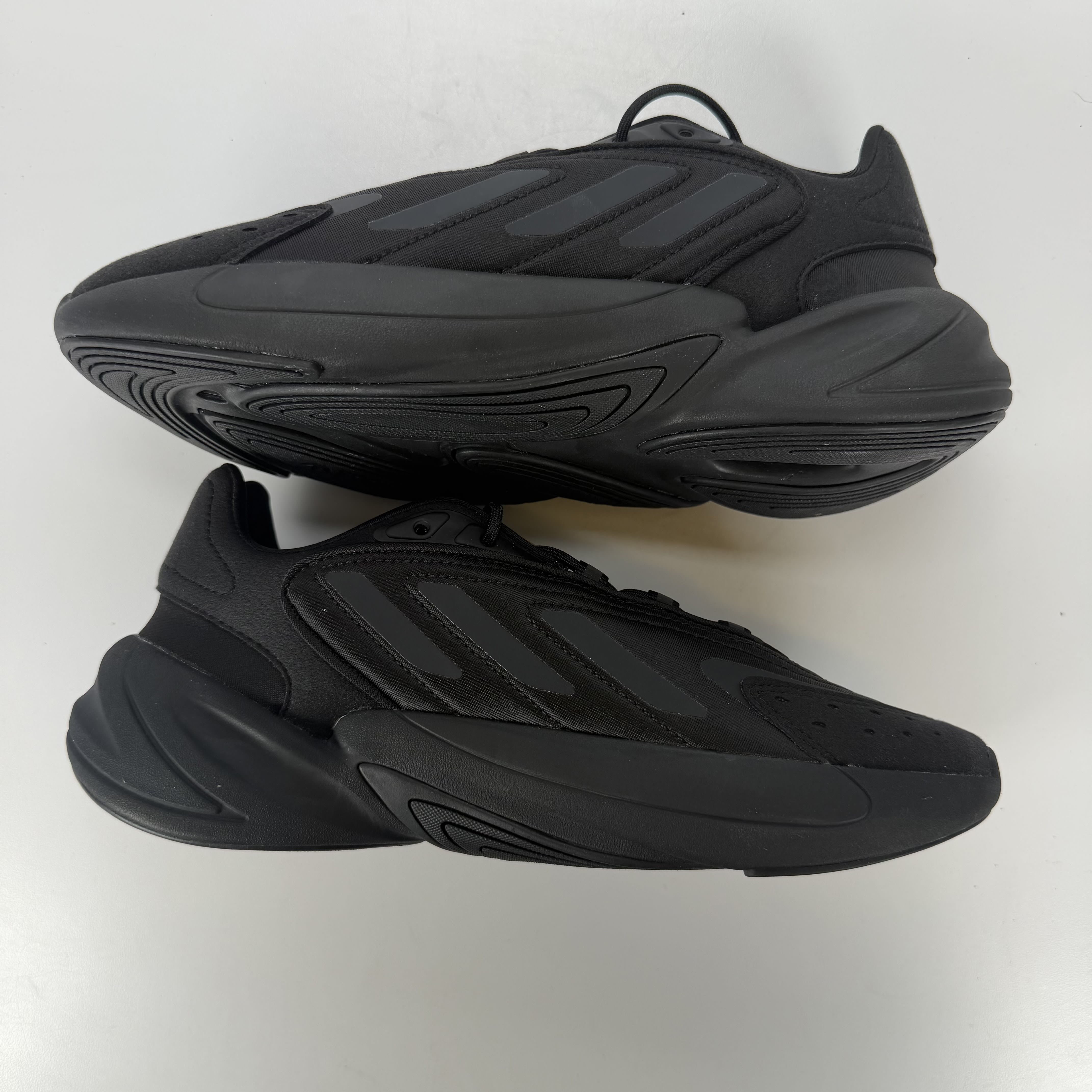SP6351 adidas Ozelia Core Black (GS)