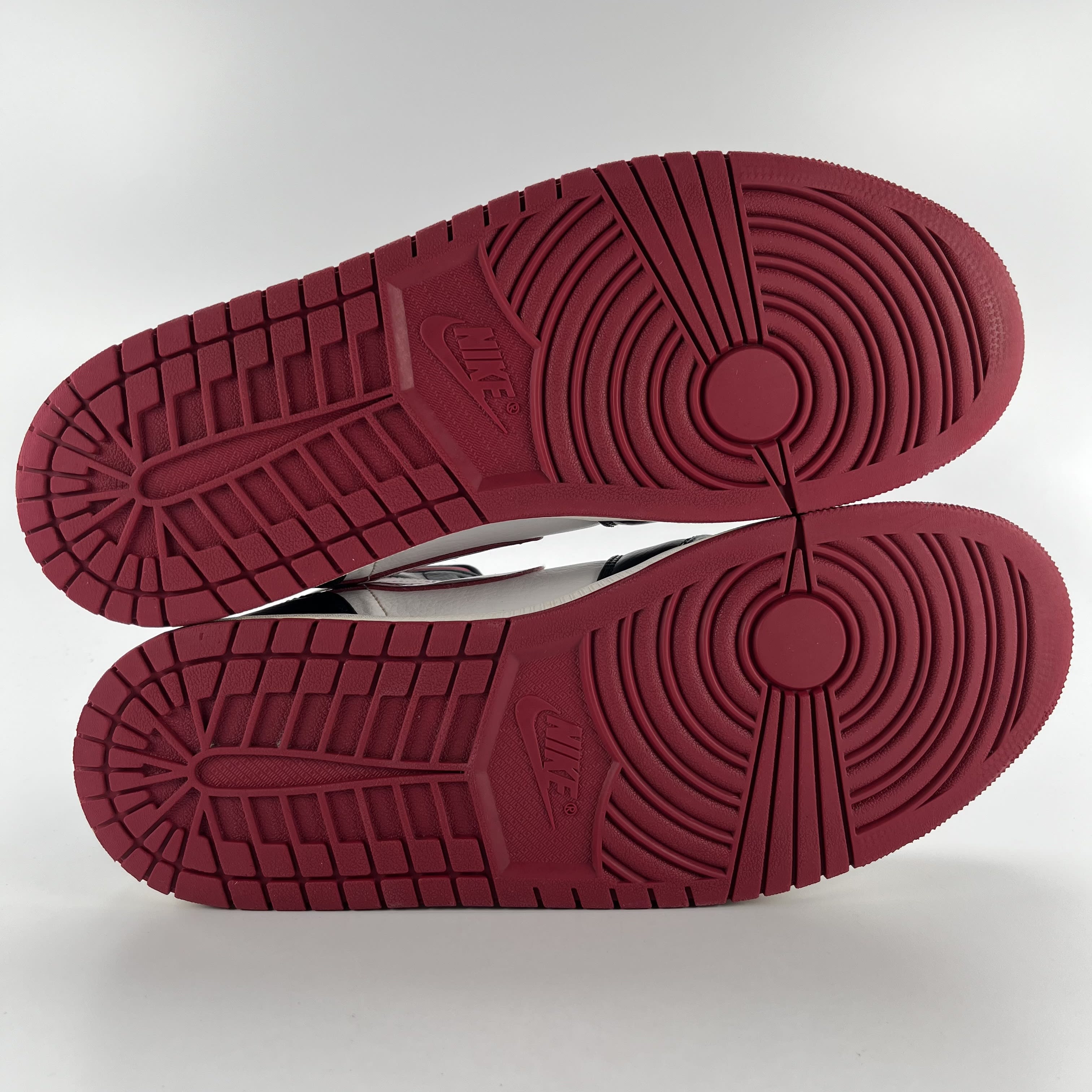 824745 Jordan 1 Mid Bred Toe