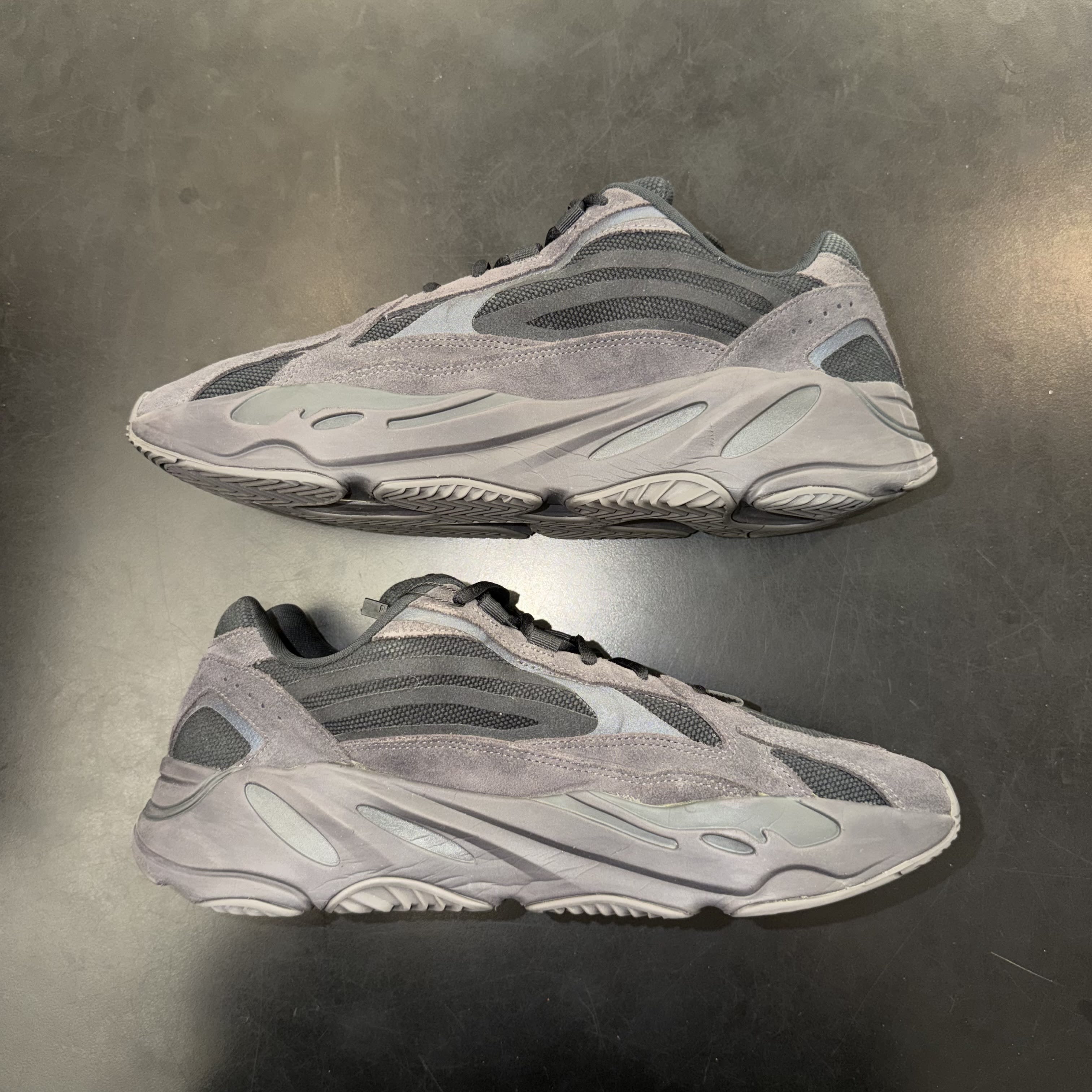 SP36 adidas Yeezy Boost 700 V2 Vanta