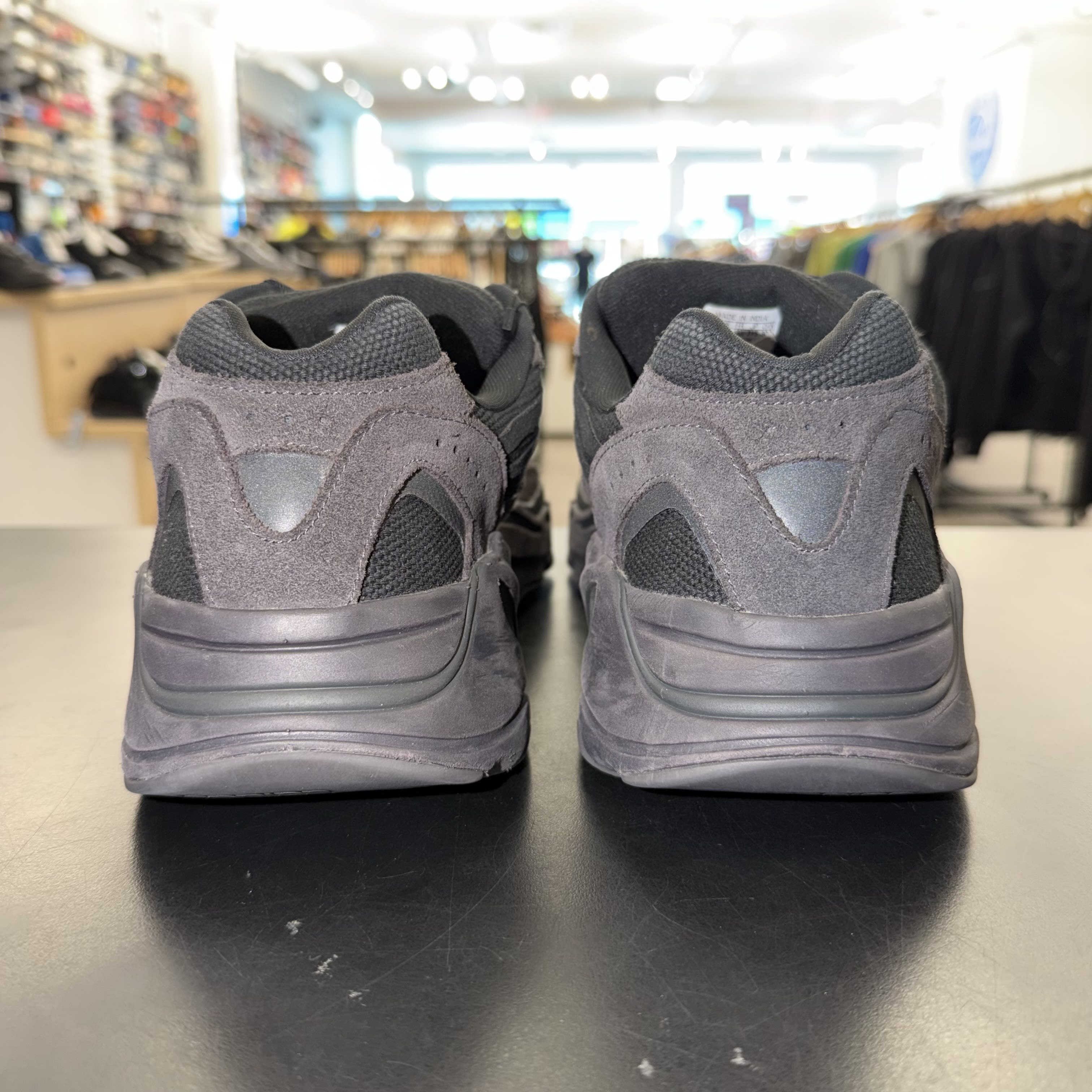 SP36 adidas Yeezy Boost 700 V2 Vanta