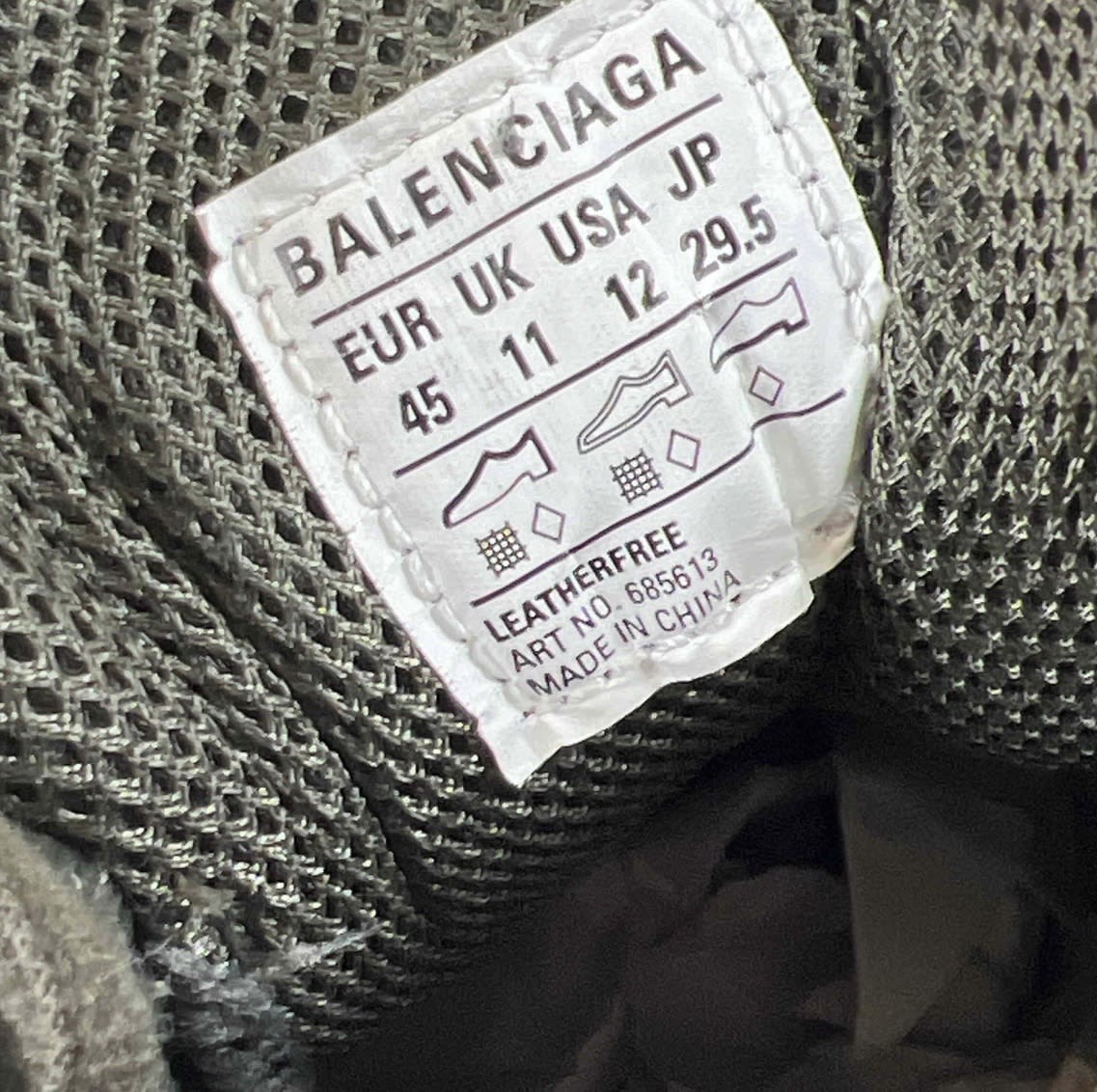 SP8947 Balenciaga Defender Green