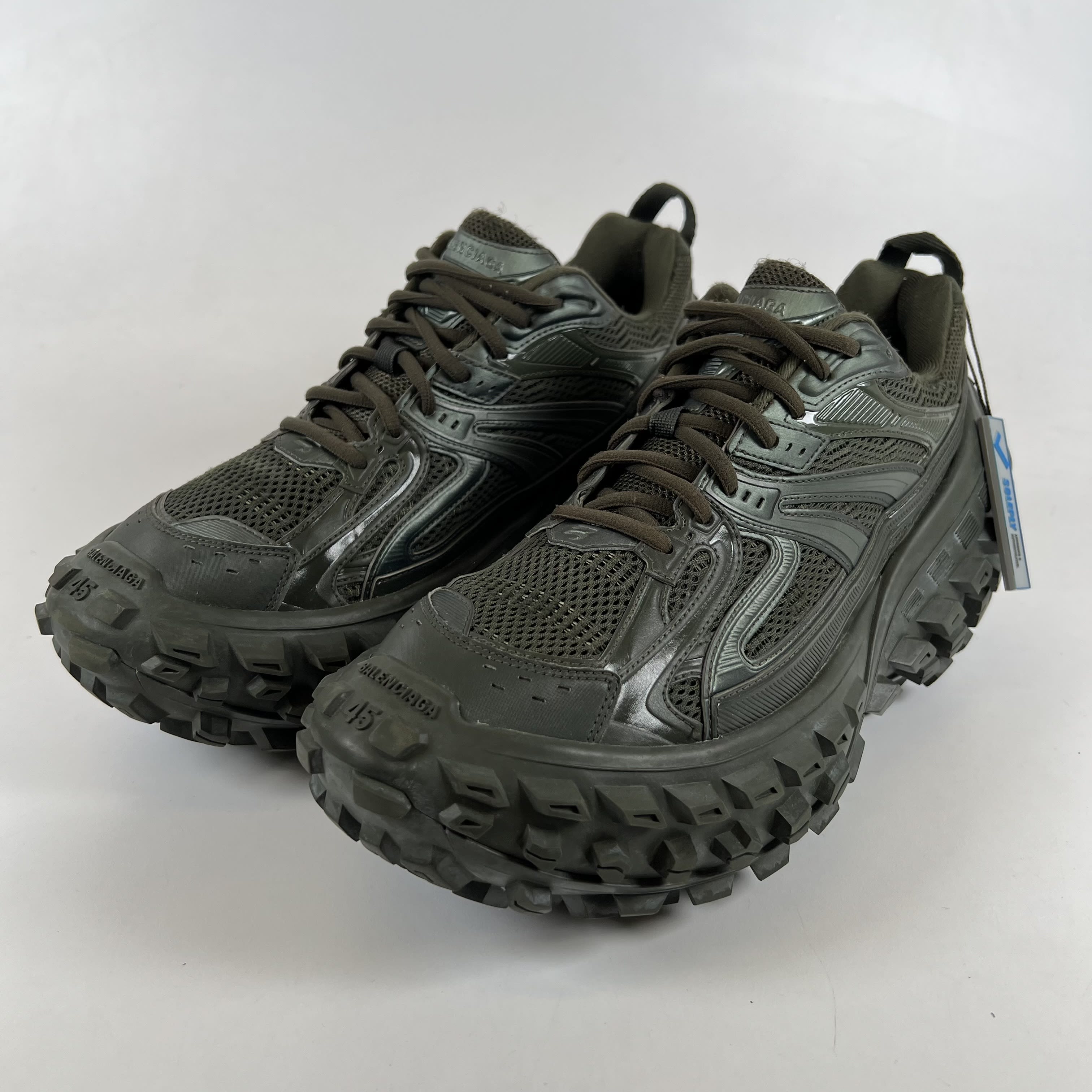 SP8947 Balenciaga Defender Green