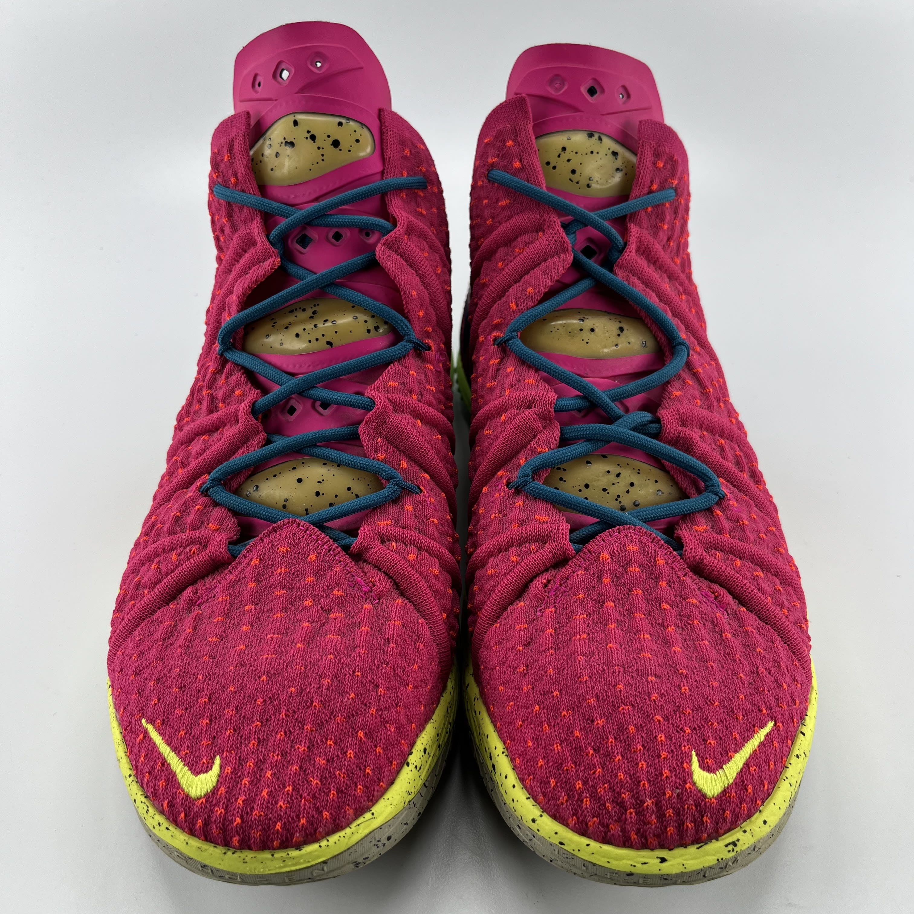 823510 Nike LeBron 18 Los Angeles By Night