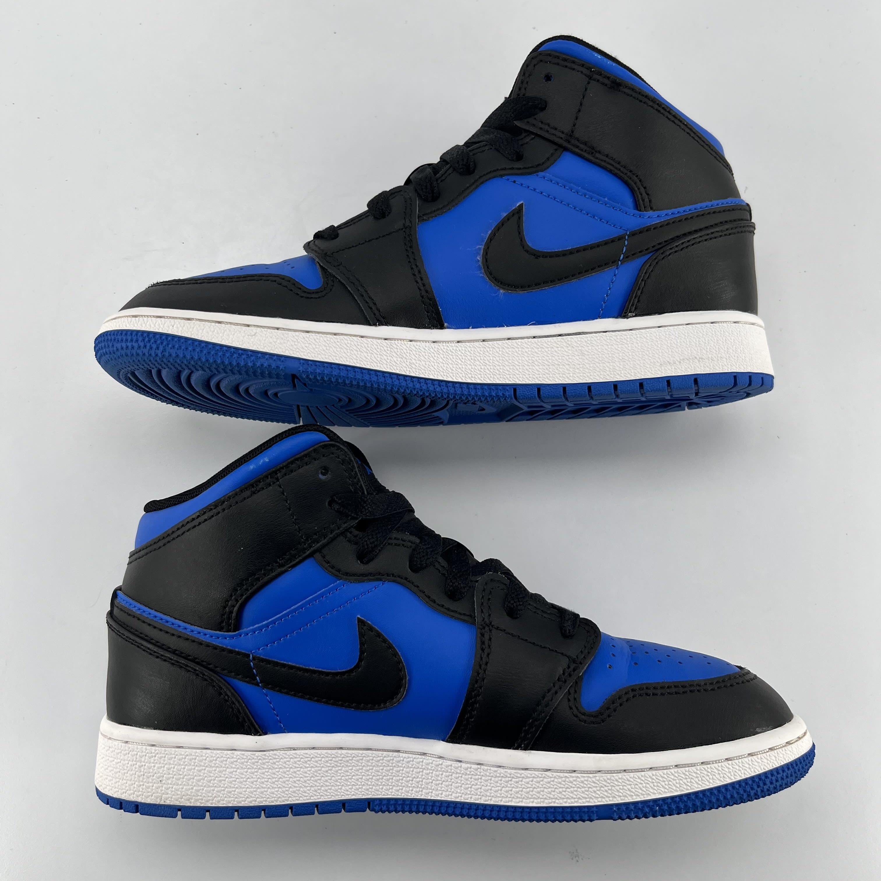 635935 Jordan 1 Mid Black Royal Blue (GS)