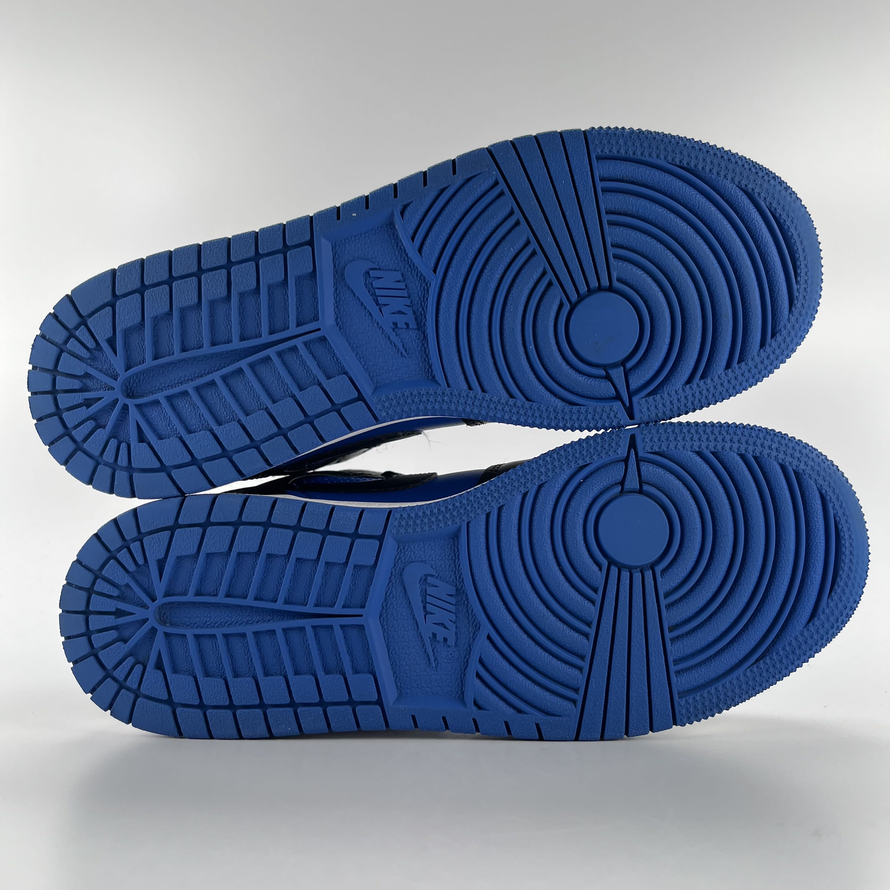635935 Jordan 1 Mid Black Royal Blue (GS)