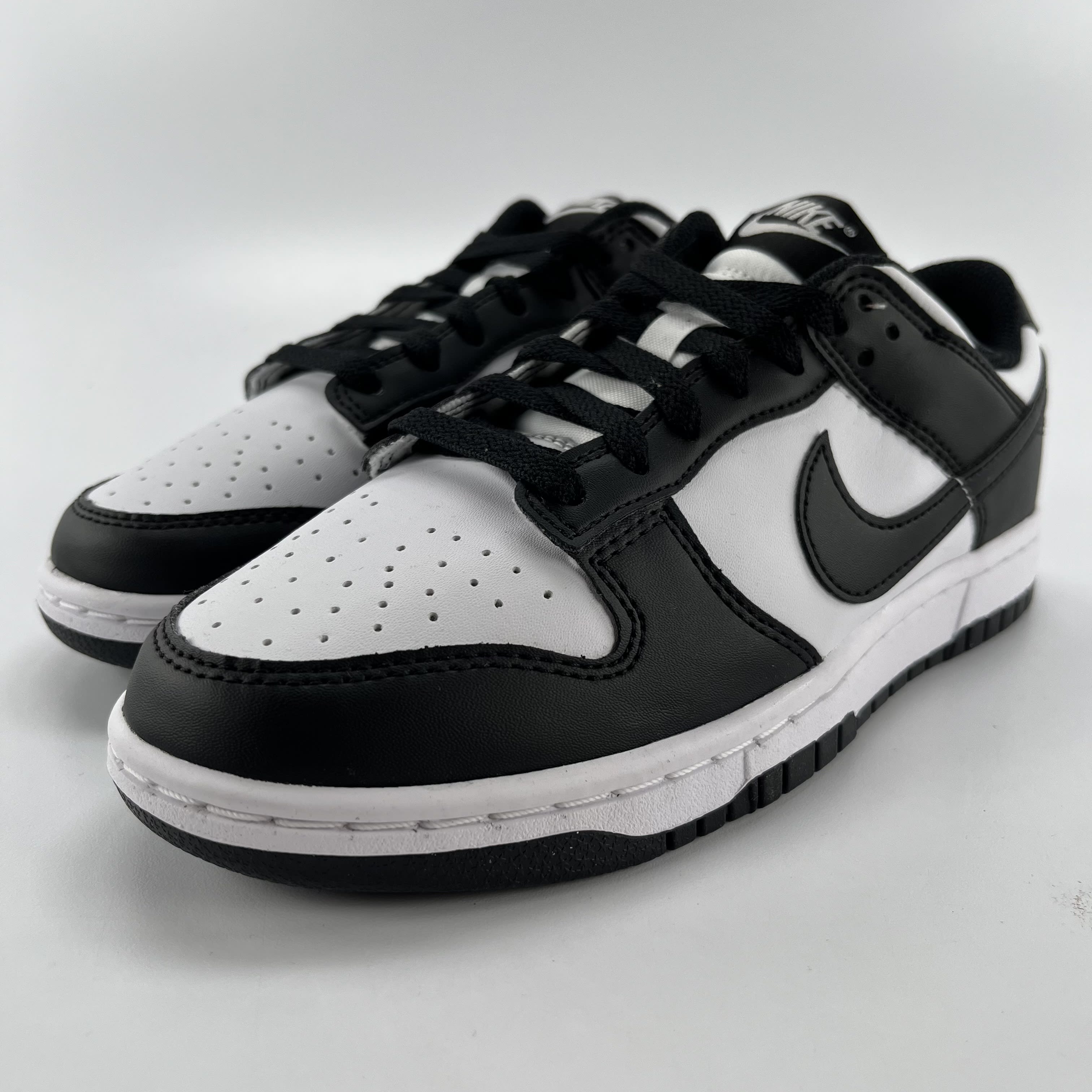 280634 Wmns Dunk Low Next Nature 'Panda'