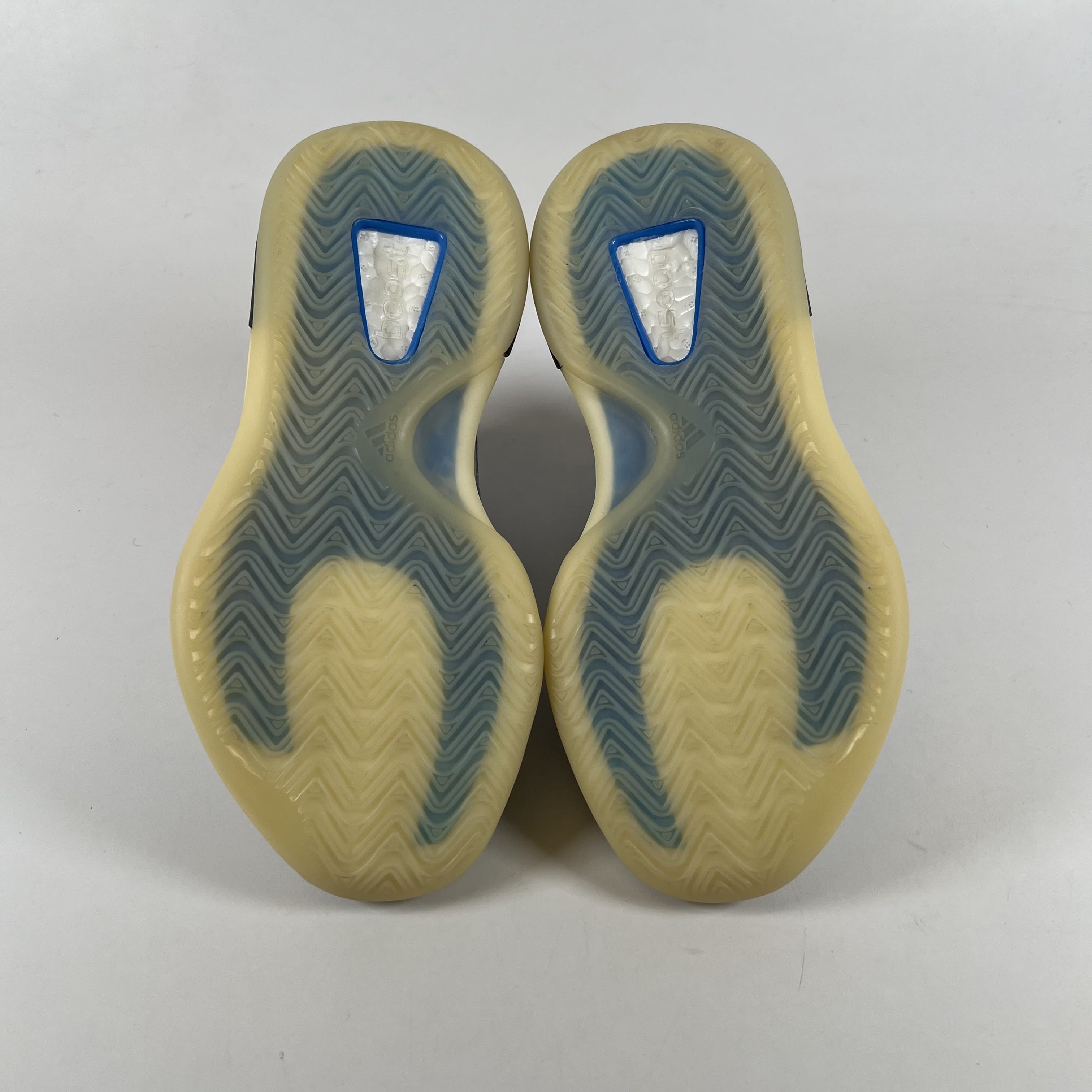 SP9858 adidas Yeezy QNTM Mono Carbon
