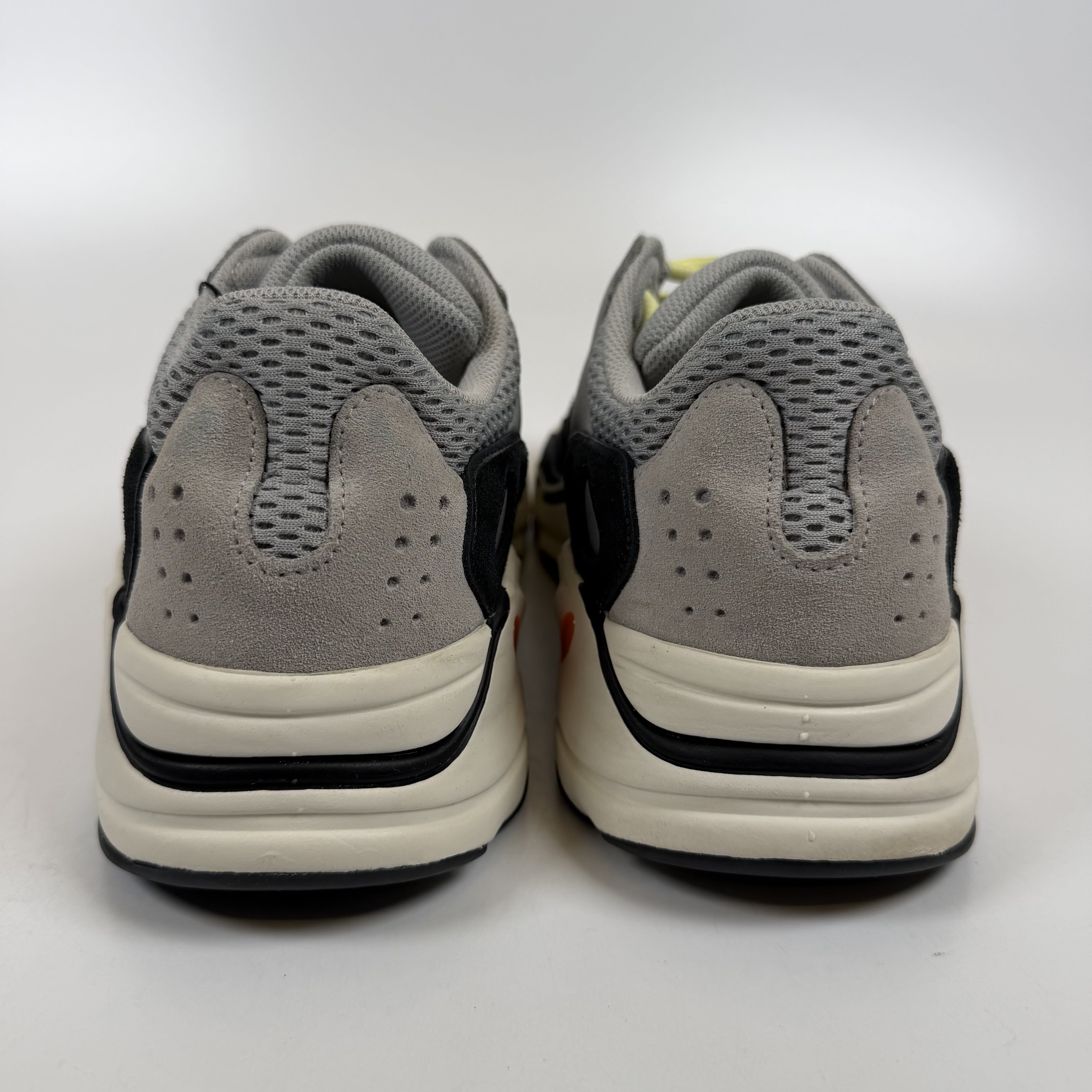 SP7337 adidas Yeezy Boost 700 Wave Runner