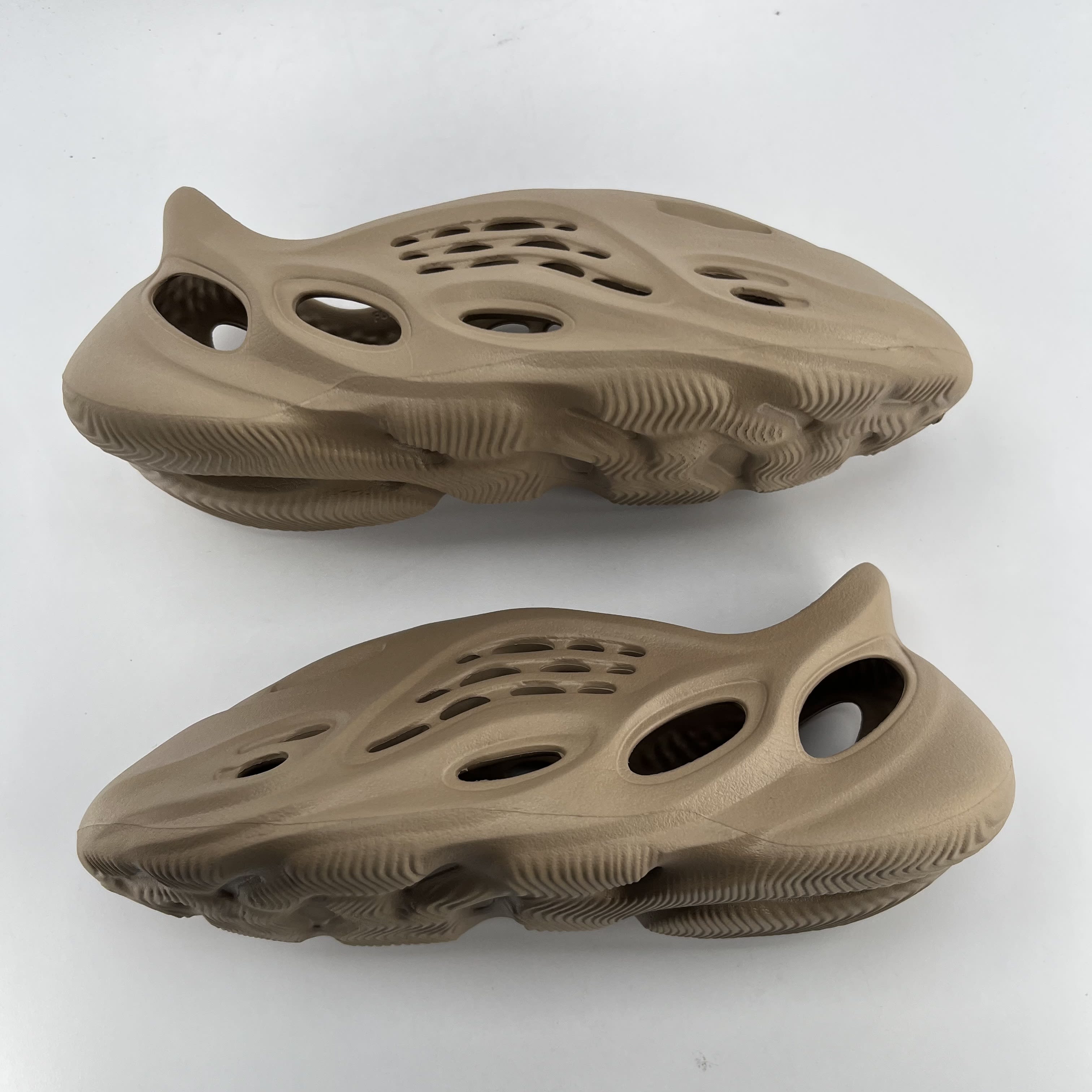 483343 adidas Yeezy Foam RNNR Ochre