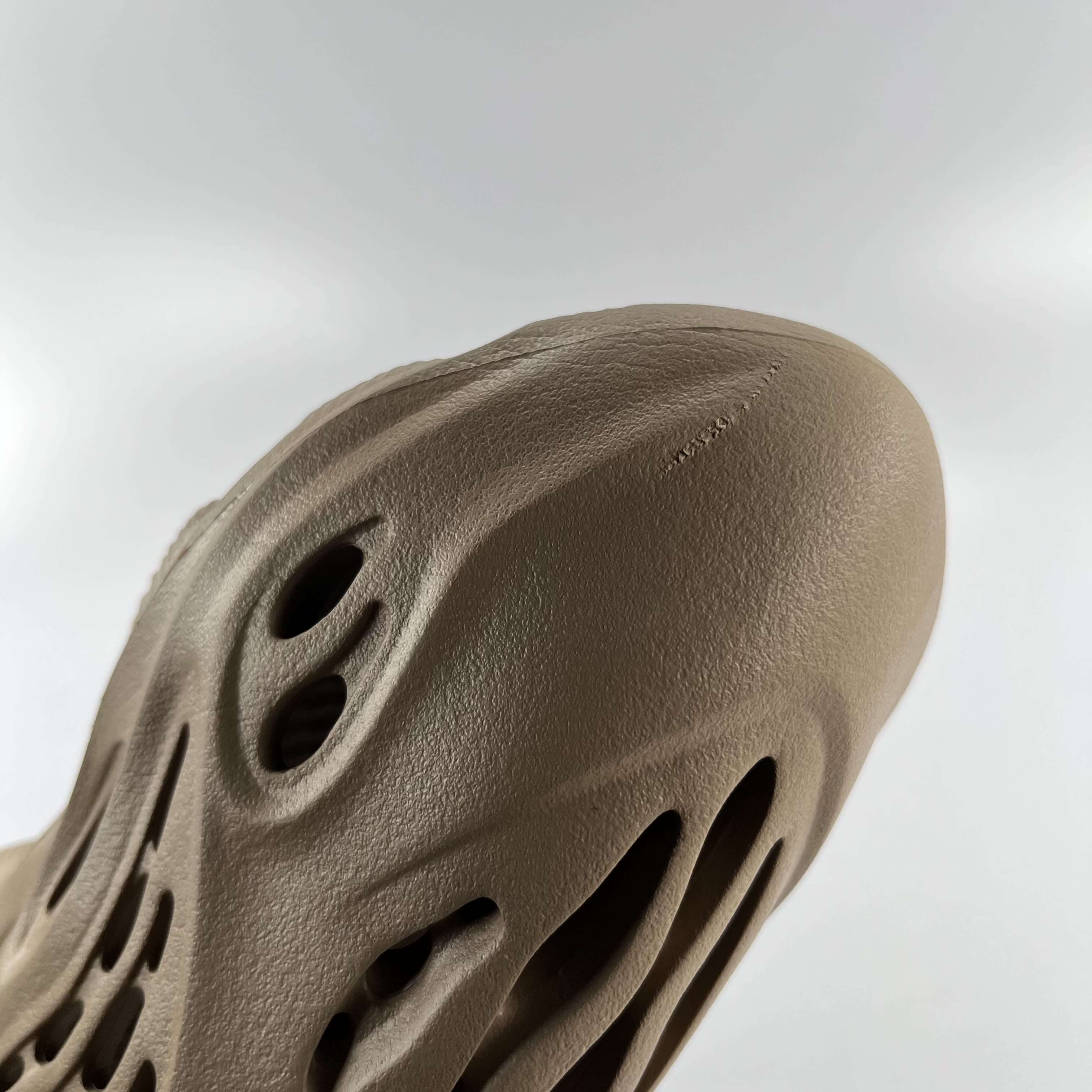 483343 adidas Yeezy Foam RNNR Ochre
