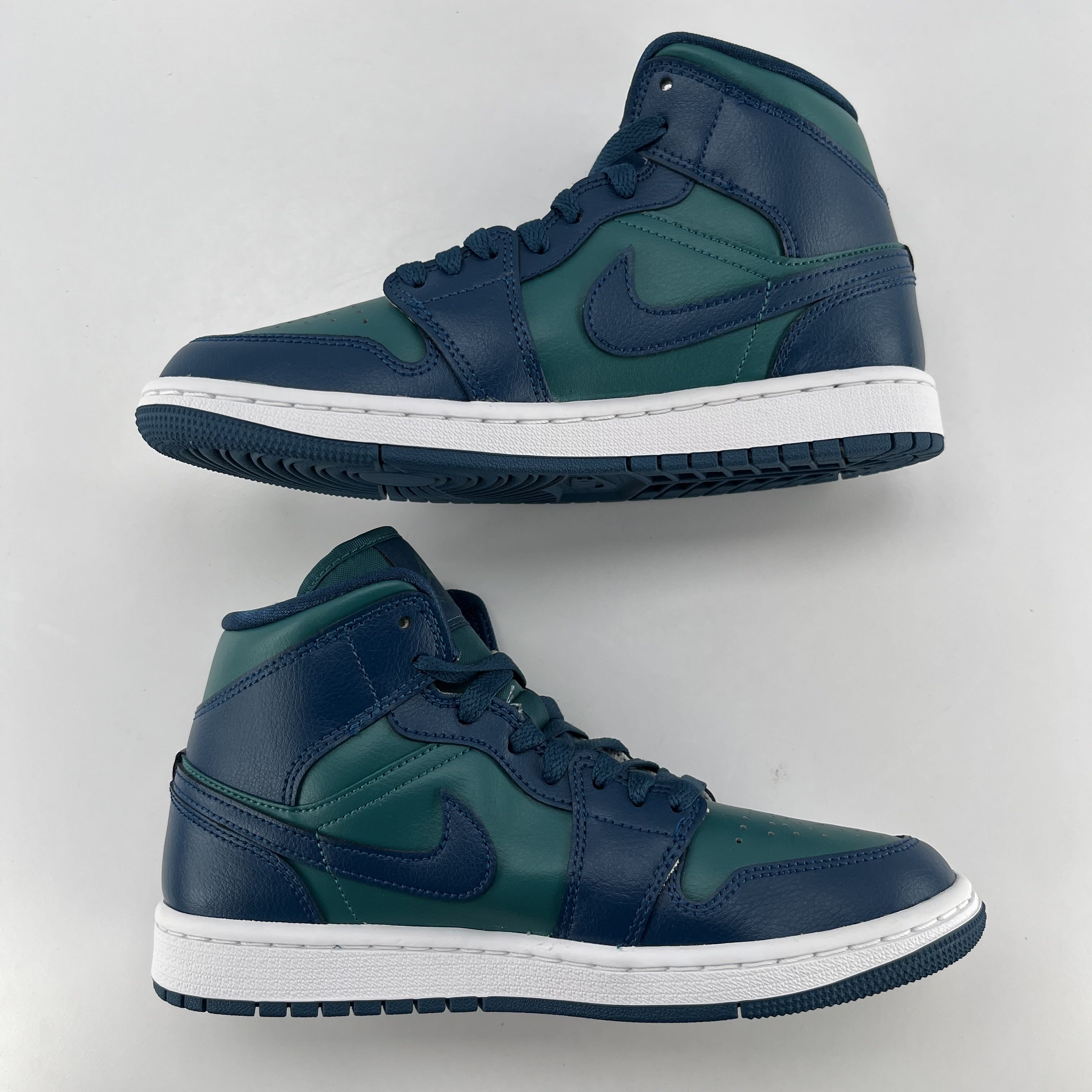 339841 Jordan 1 Mid Teal French Blue (Women's)