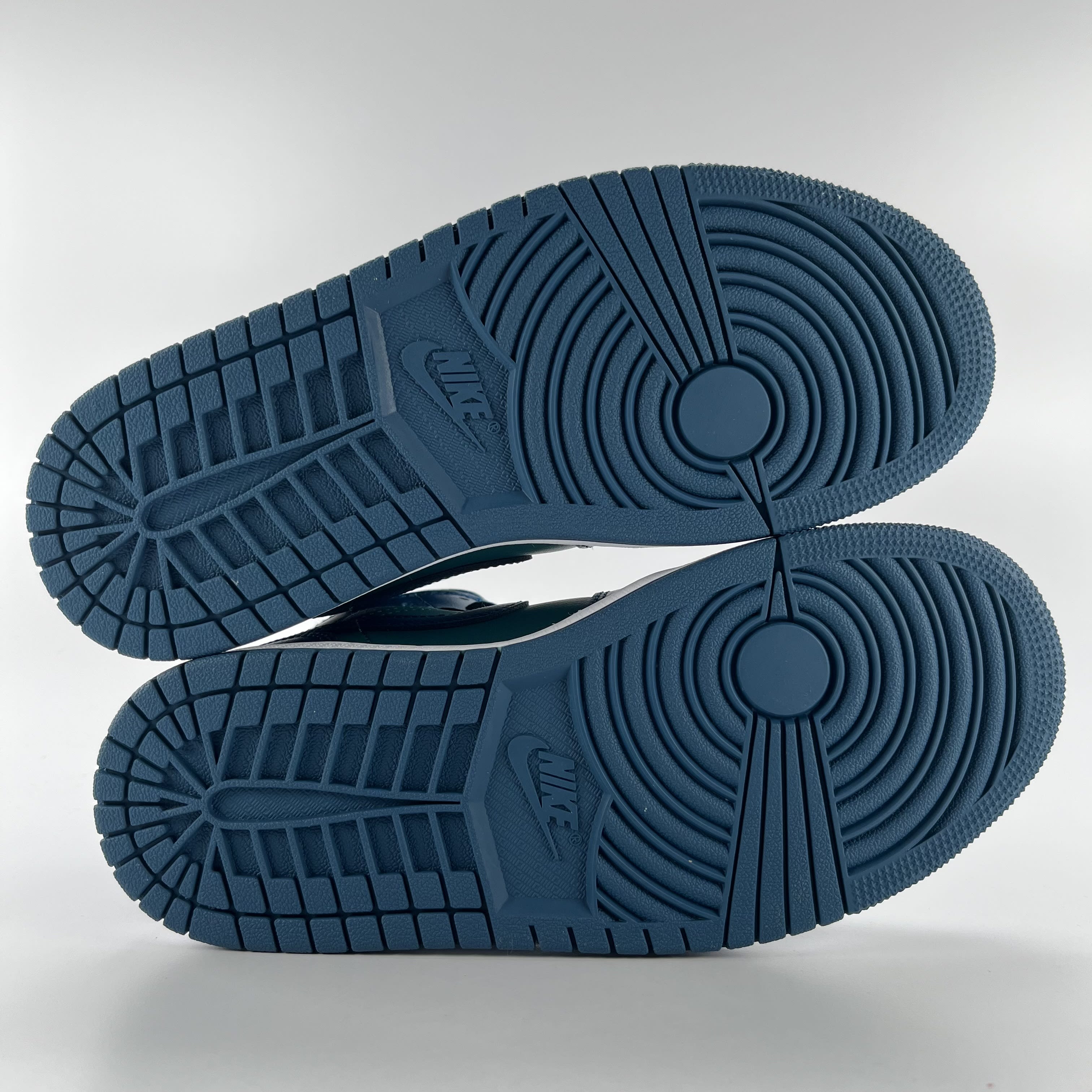 339841 Jordan 1 Mid Teal French Blue (Women's)