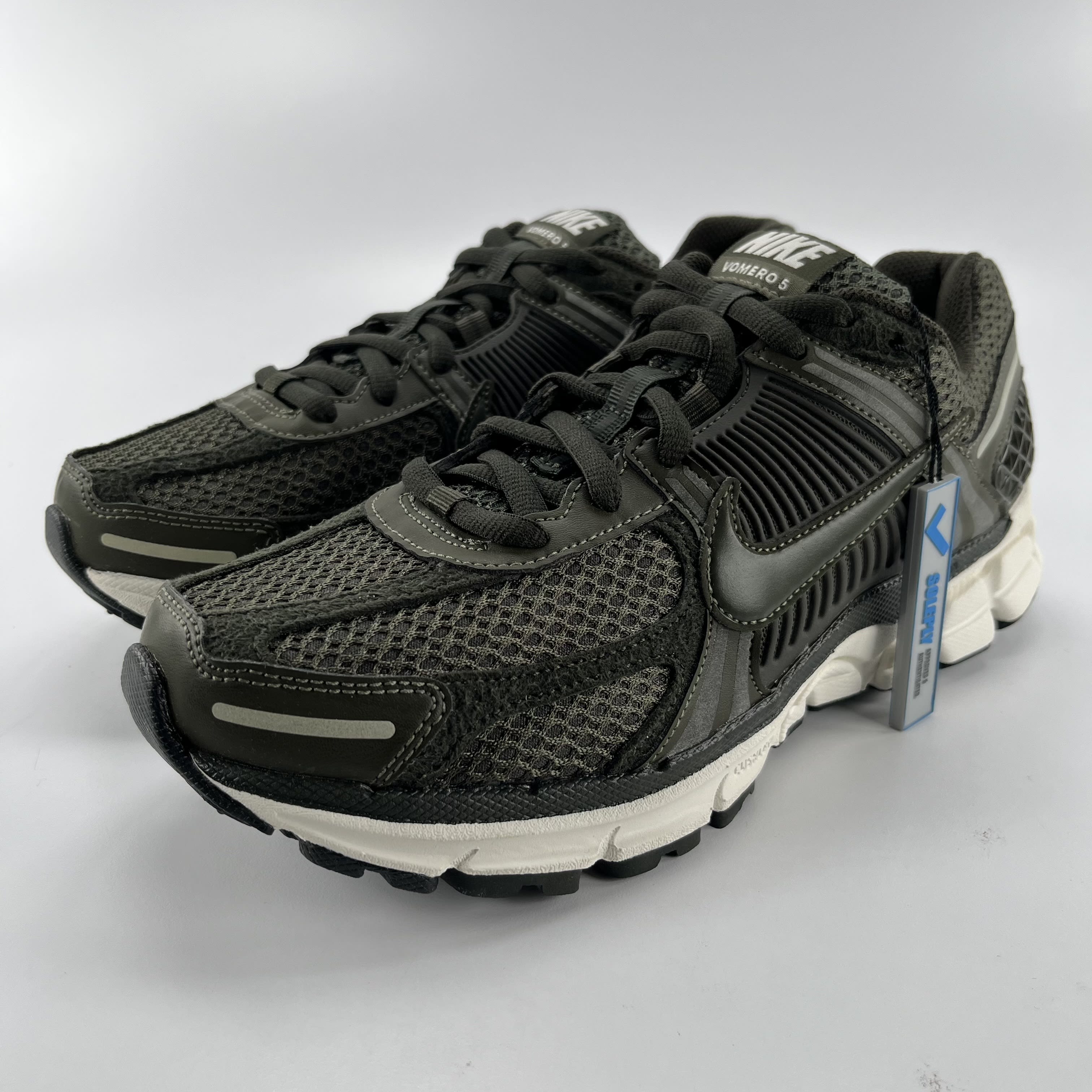 587730 Nike Zoom Vomero 5 Sequoia (Women's)