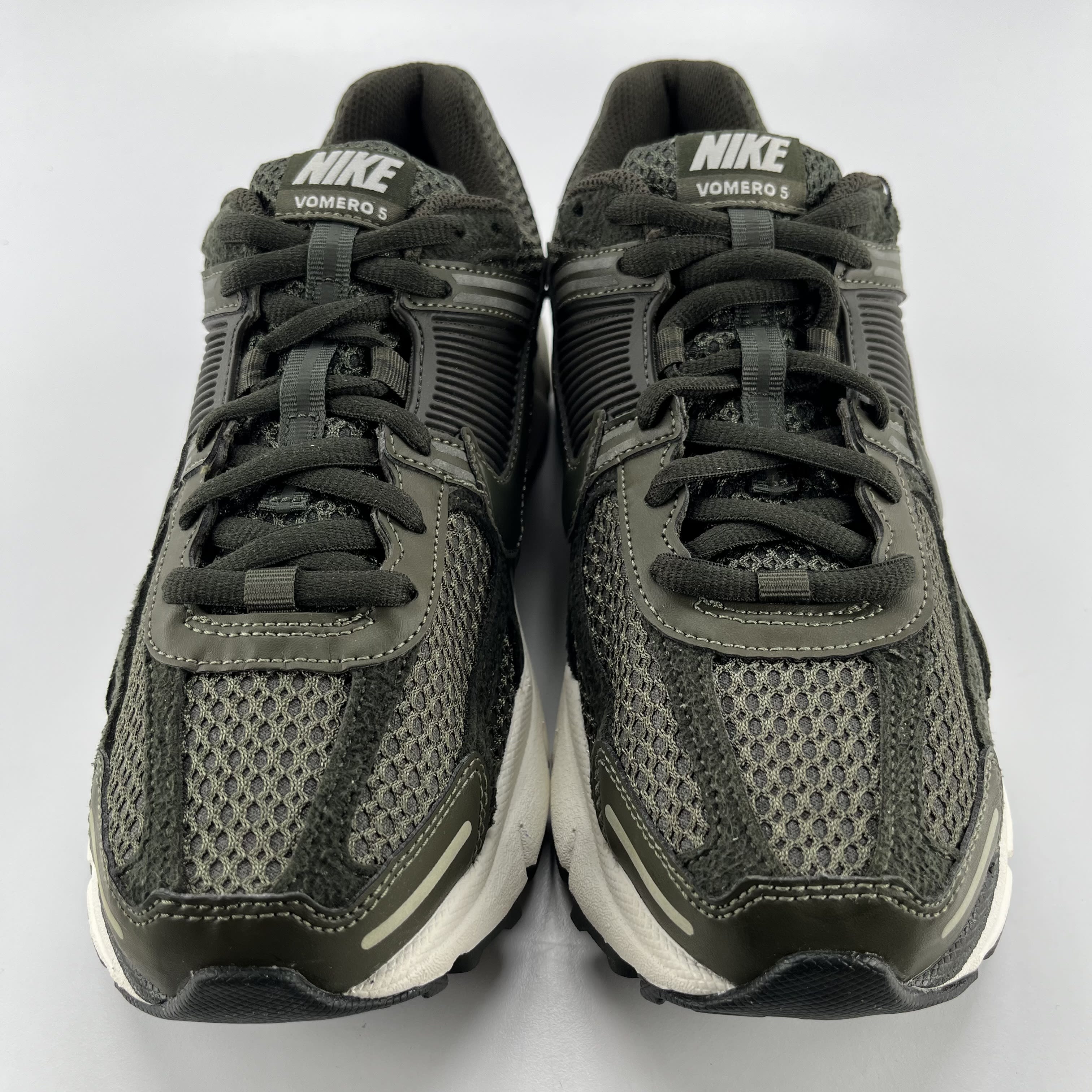 587730 Nike Zoom Vomero 5 Sequoia (Women's)