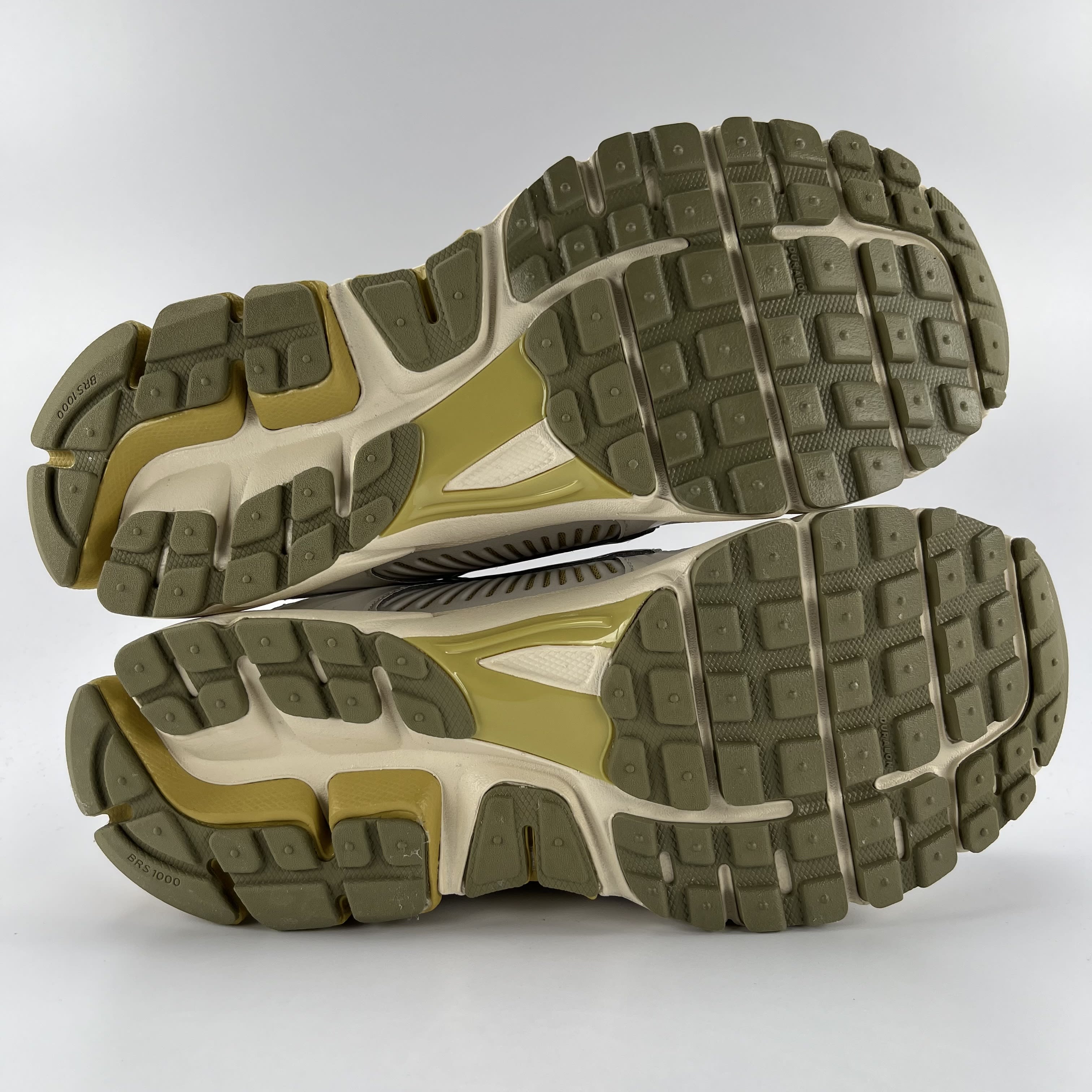 588736 Nike Zoom Vomero 5 SP Light Bone Neutral Olive