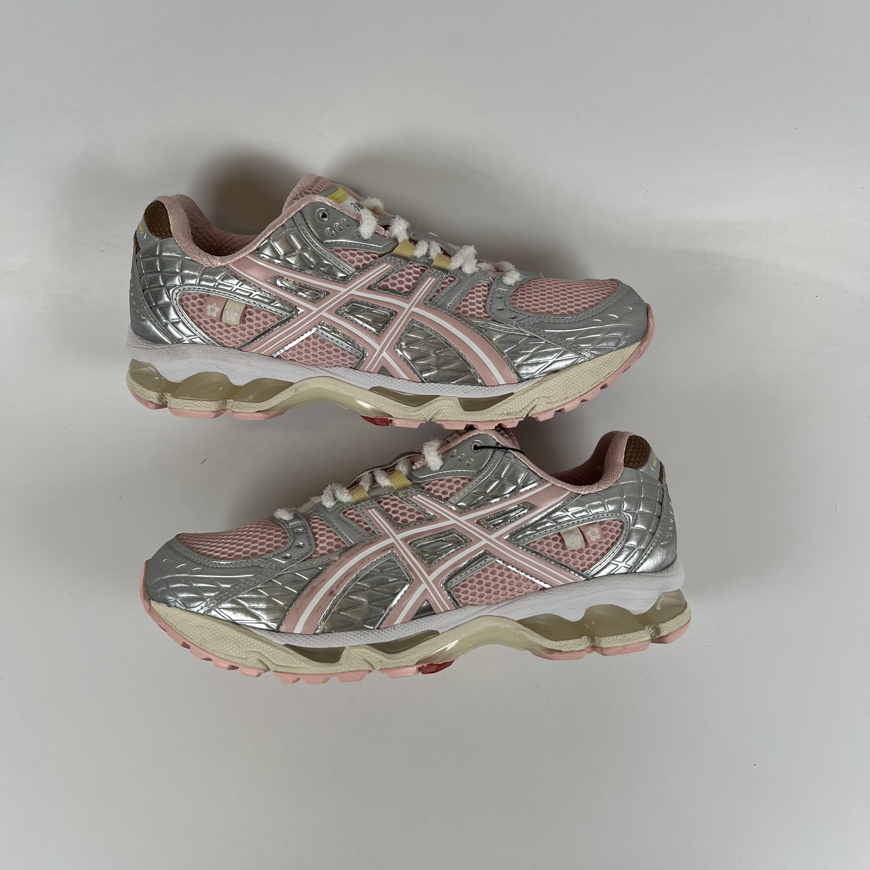 SP9796 ASICS Gel-Nimbus 10.1 Vandy The Pink x atmos Banana Split Strawberry