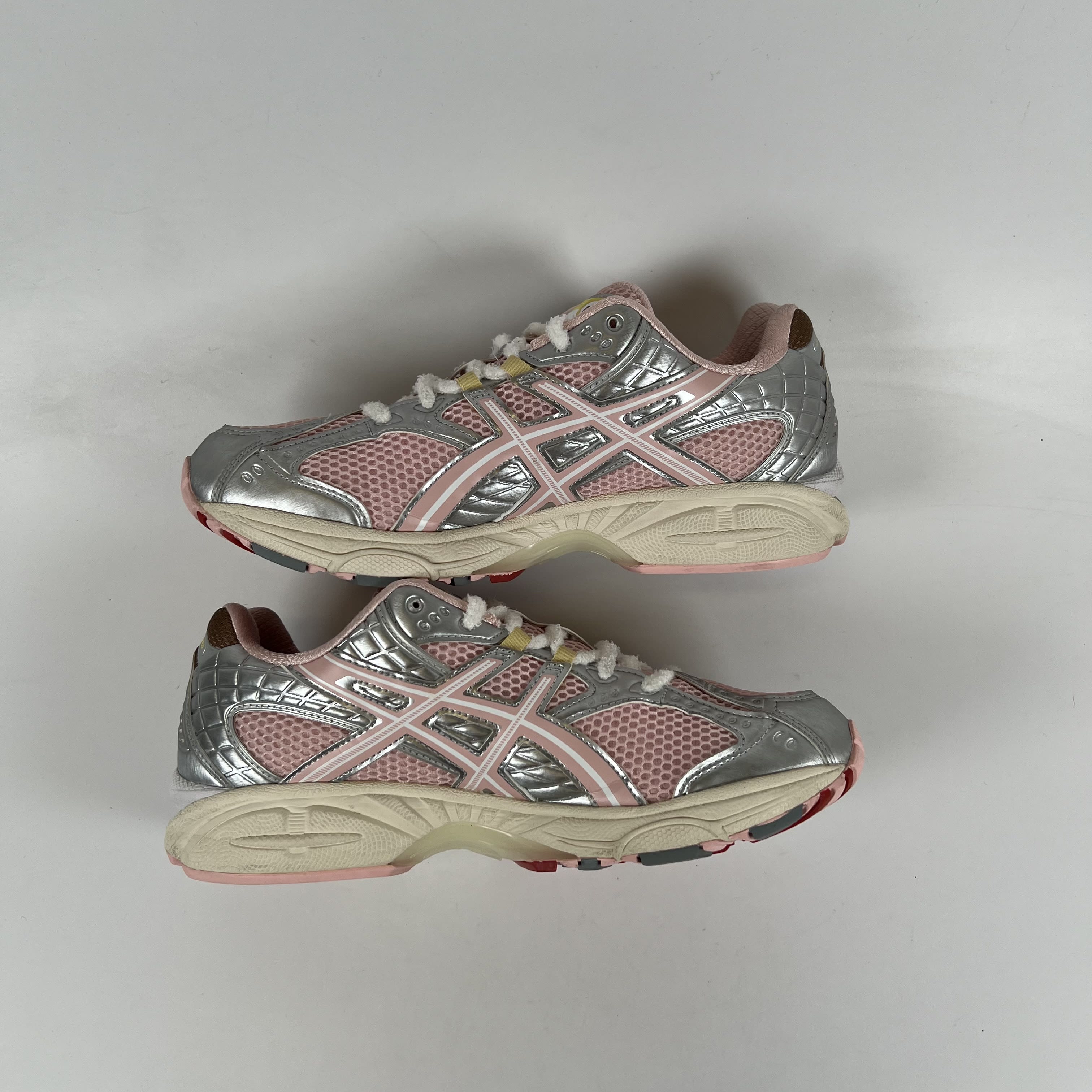 SP9796 ASICS Gel-Nimbus 10.1 Vandy The Pink x atmos Banana Split Strawberry