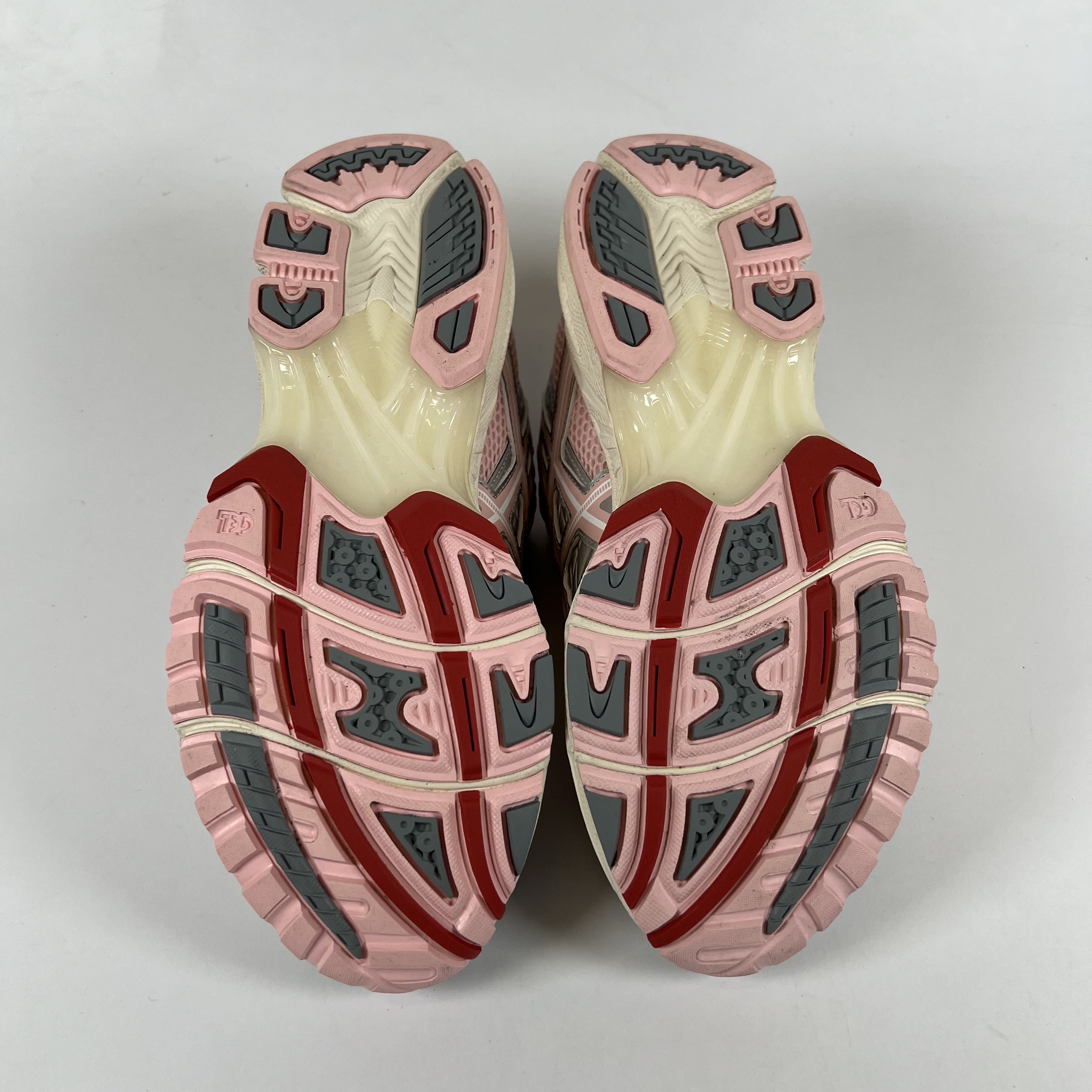 SP9796 ASICS Gel-Nimbus 10.1 Vandy The Pink x atmos Banana Split Strawberry