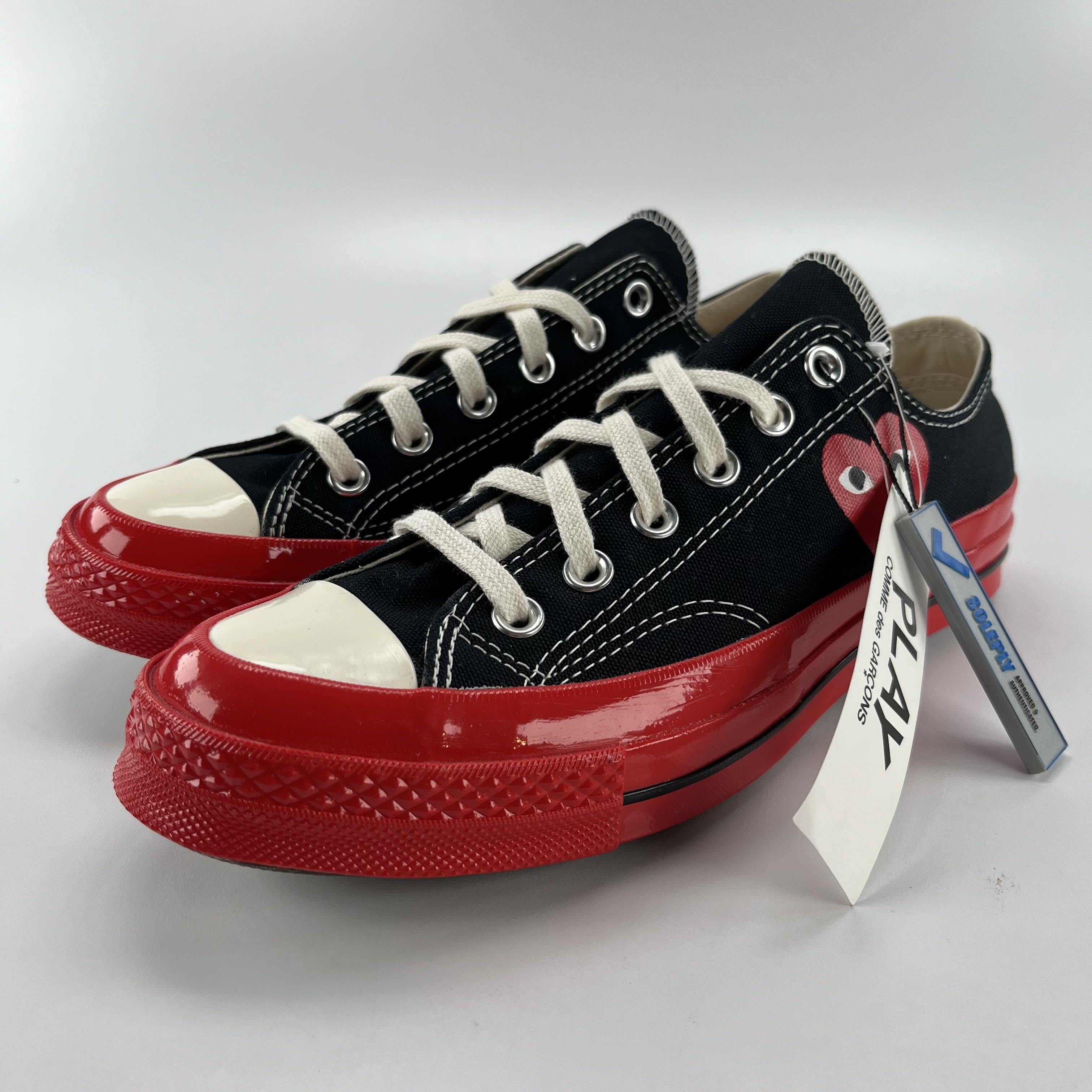 588835 Comme des Garcons PLAY Converse Chuck Taylor All Star 70 Ox Black Red Midsole