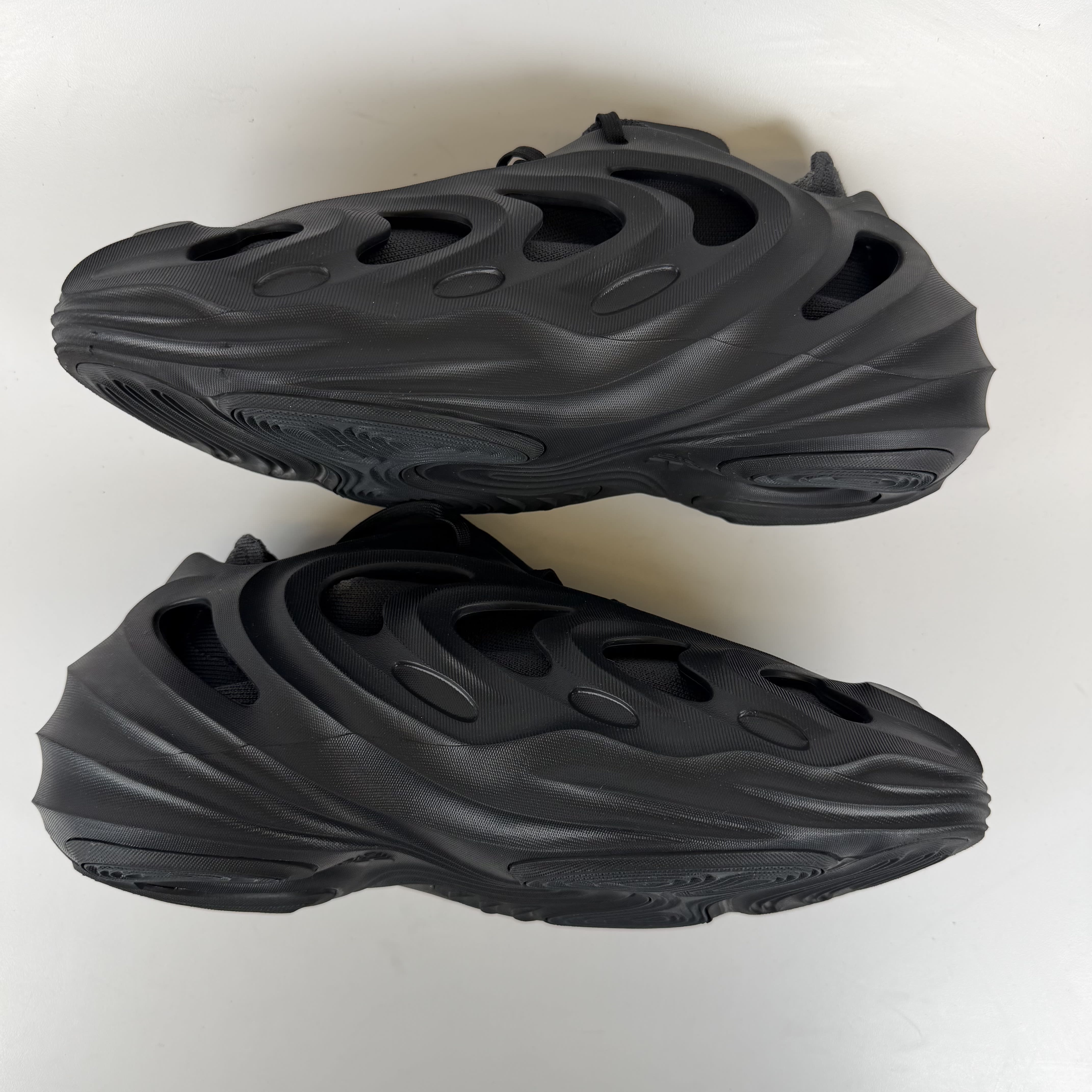 SP6060 adidas adiFOM Q Black Carbon