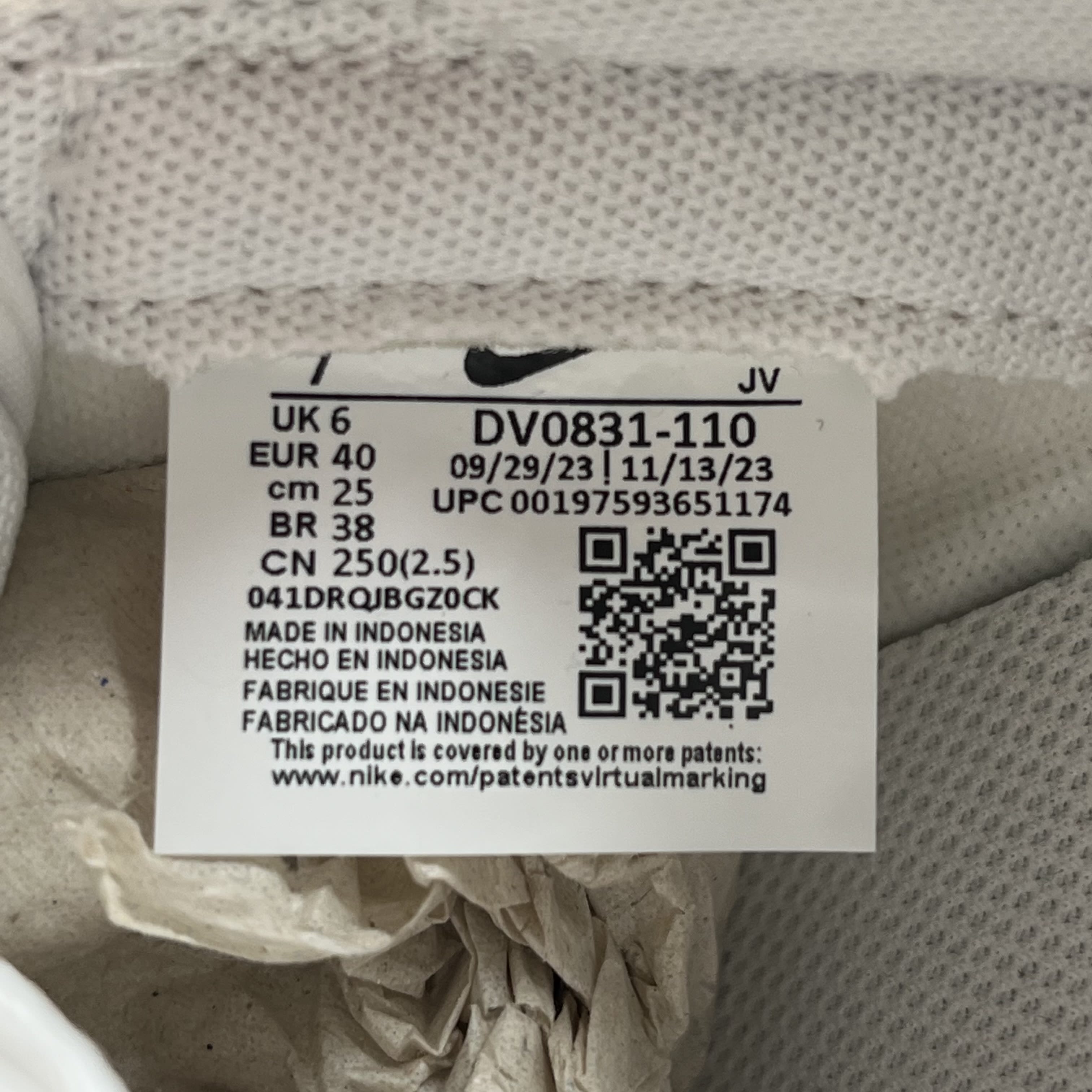 267153 Nike Dunk Low White University Gold