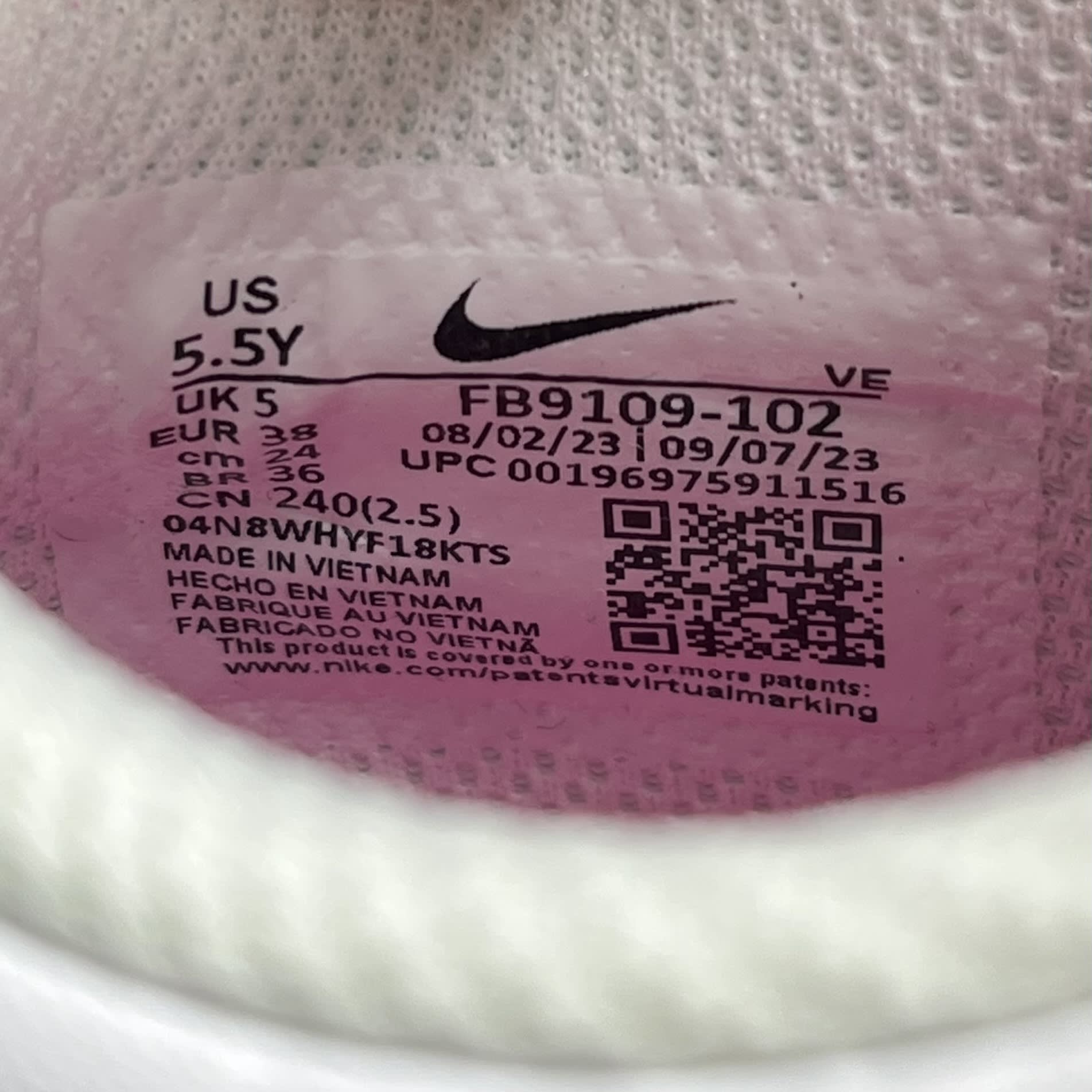 269384 Nike Dunk Low Laser Fuchsia (GS)