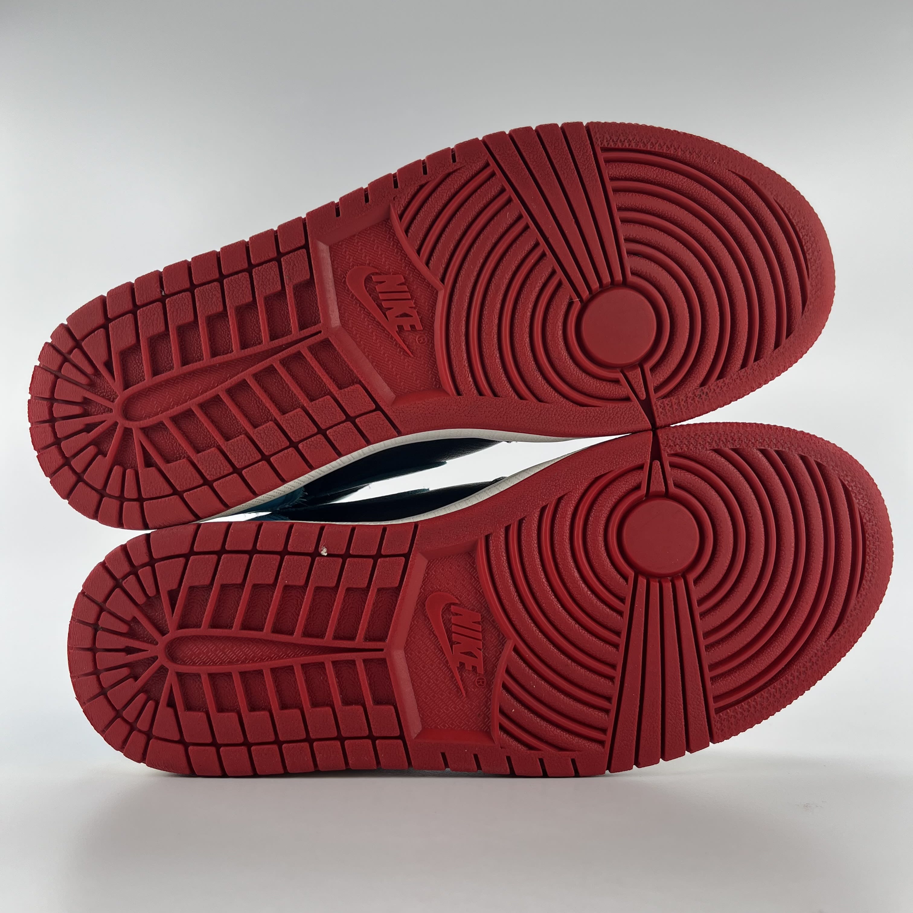 633897 Air Jordan 1 Retro High NC to Chi (Women's)