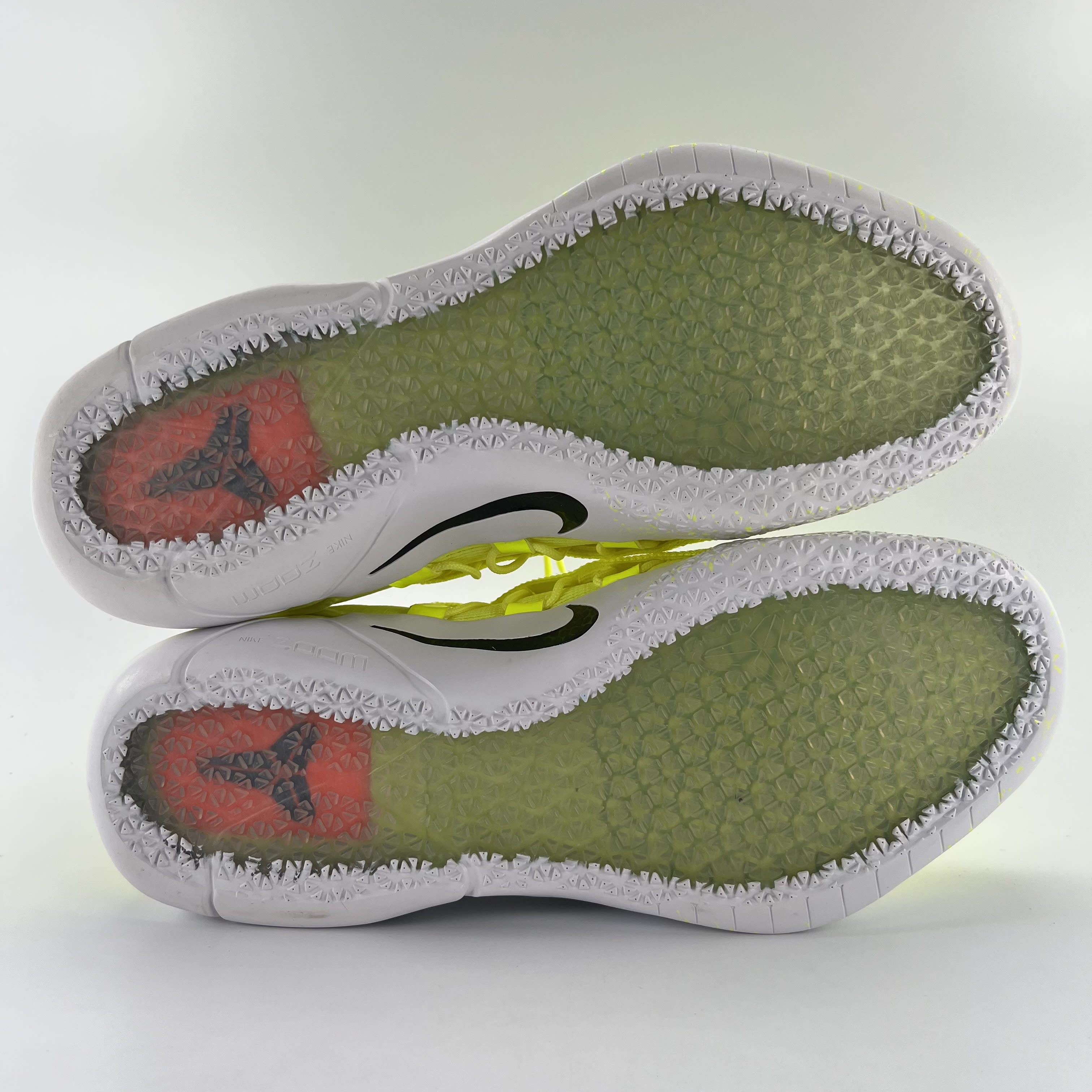 786880 Nike Kobe A.D. NXT Volt