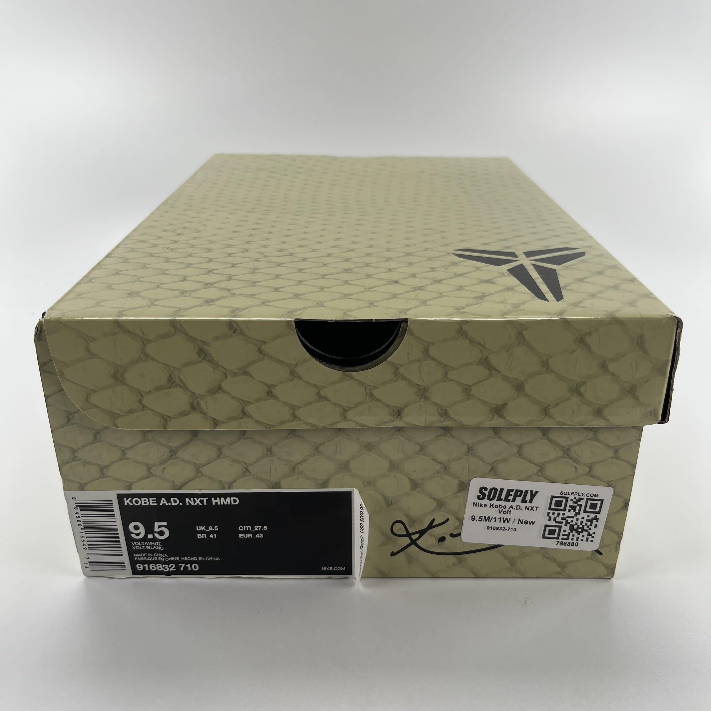 786880 Nike Kobe A.D. NXT Volt