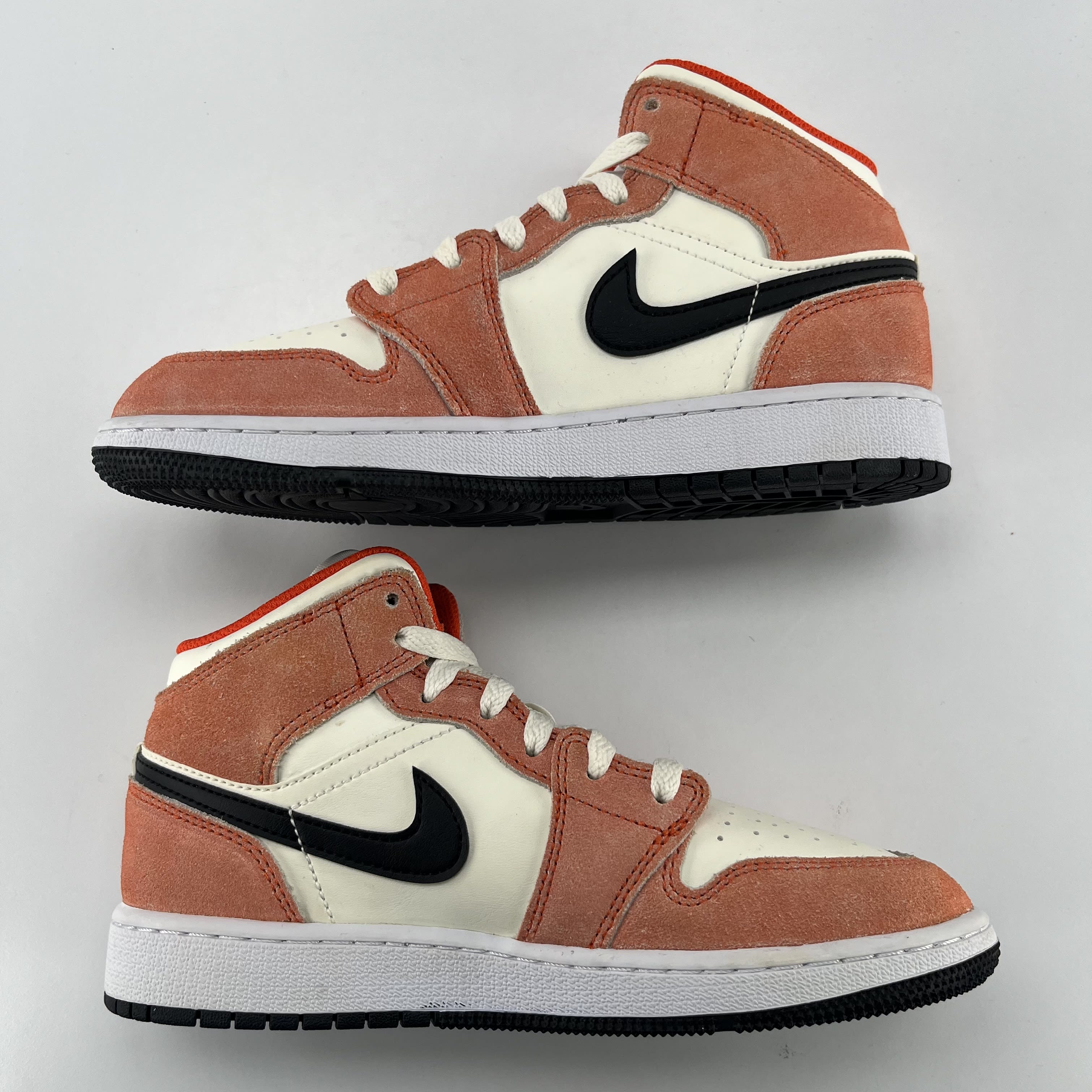 339799 Air Jordan 1 Mid SE GS 'Orange Suede'