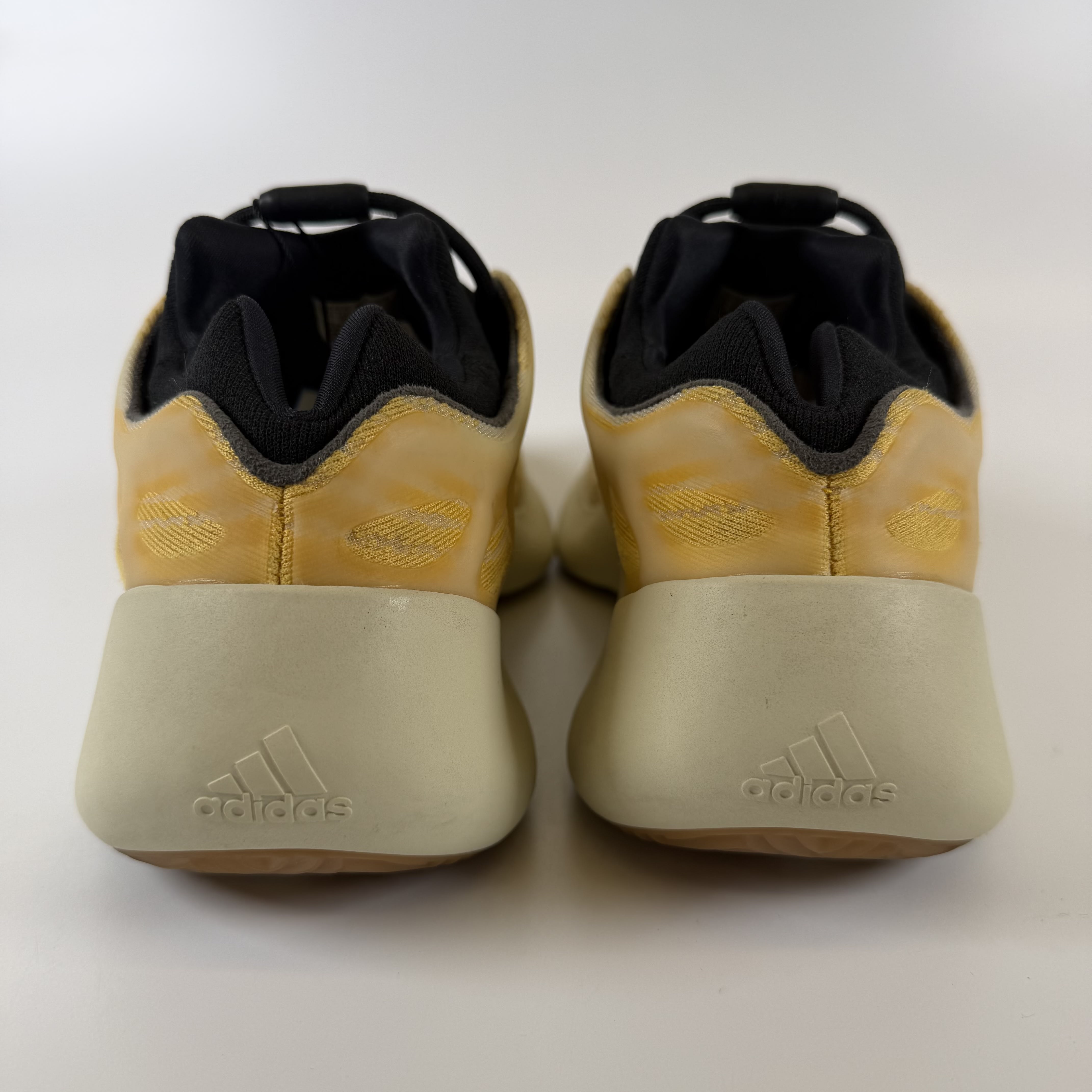 SP5324 Yeezy 700 V3 'Mono Safflower'