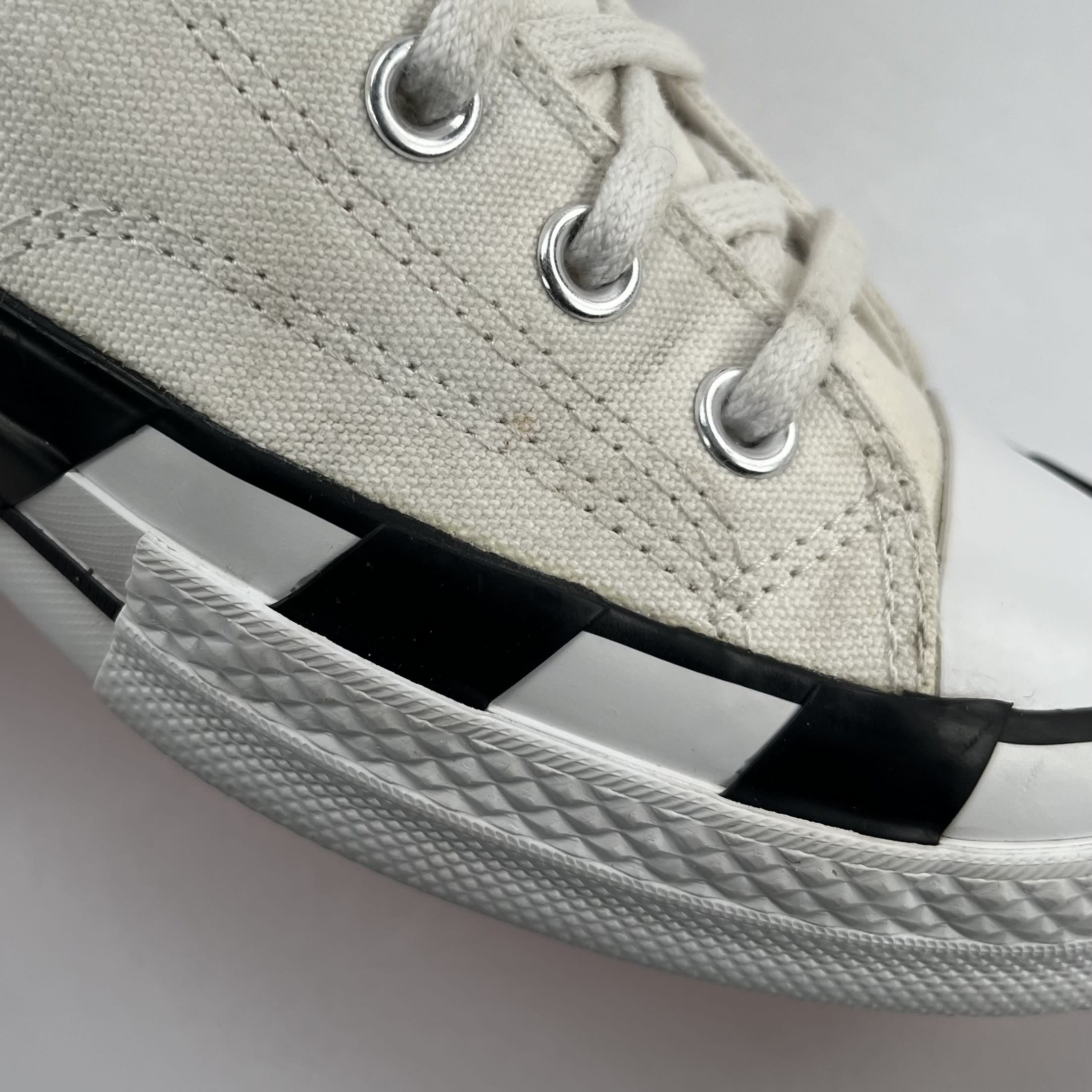 382899 Off-White x Chuck 70 White
