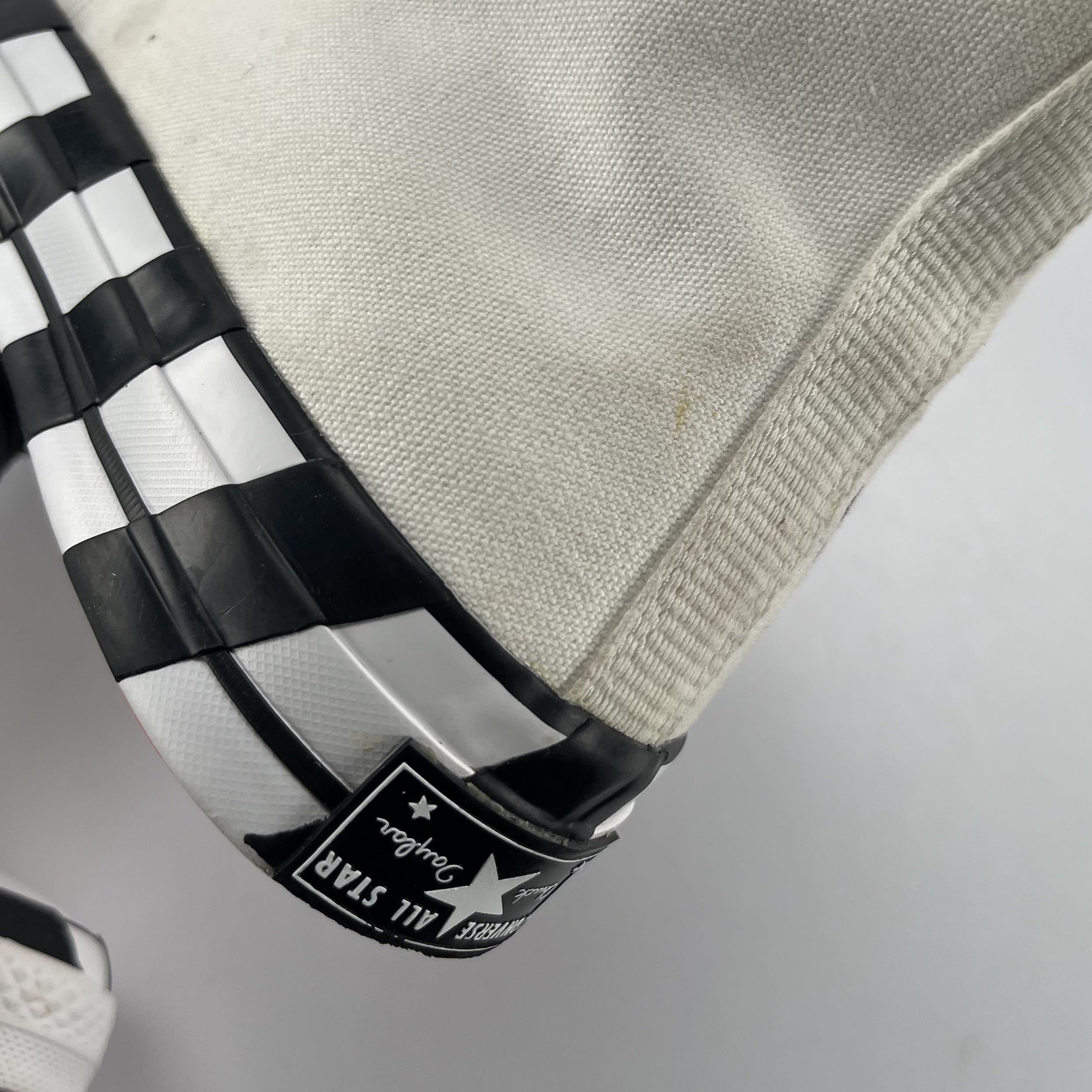 382899 Off-White x Chuck 70 White